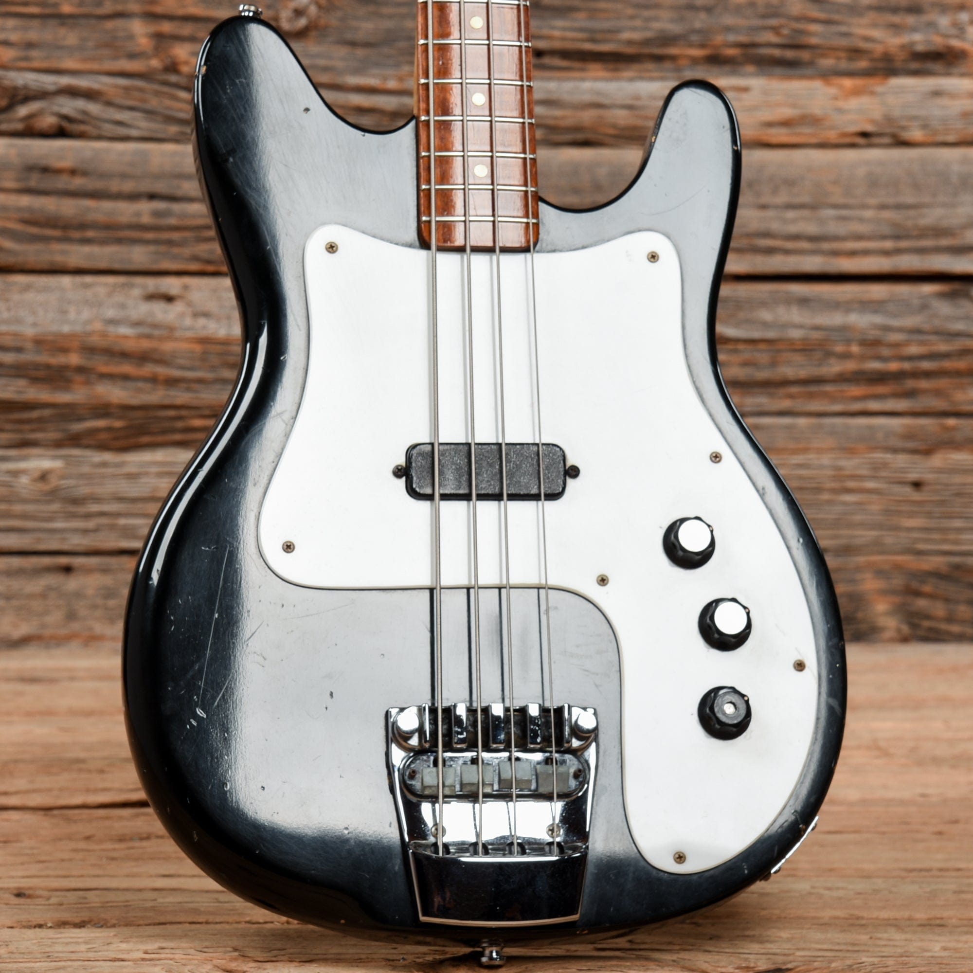 Rickenbacker 3001 Jetglo 1976 Bass Guitars / 4-String