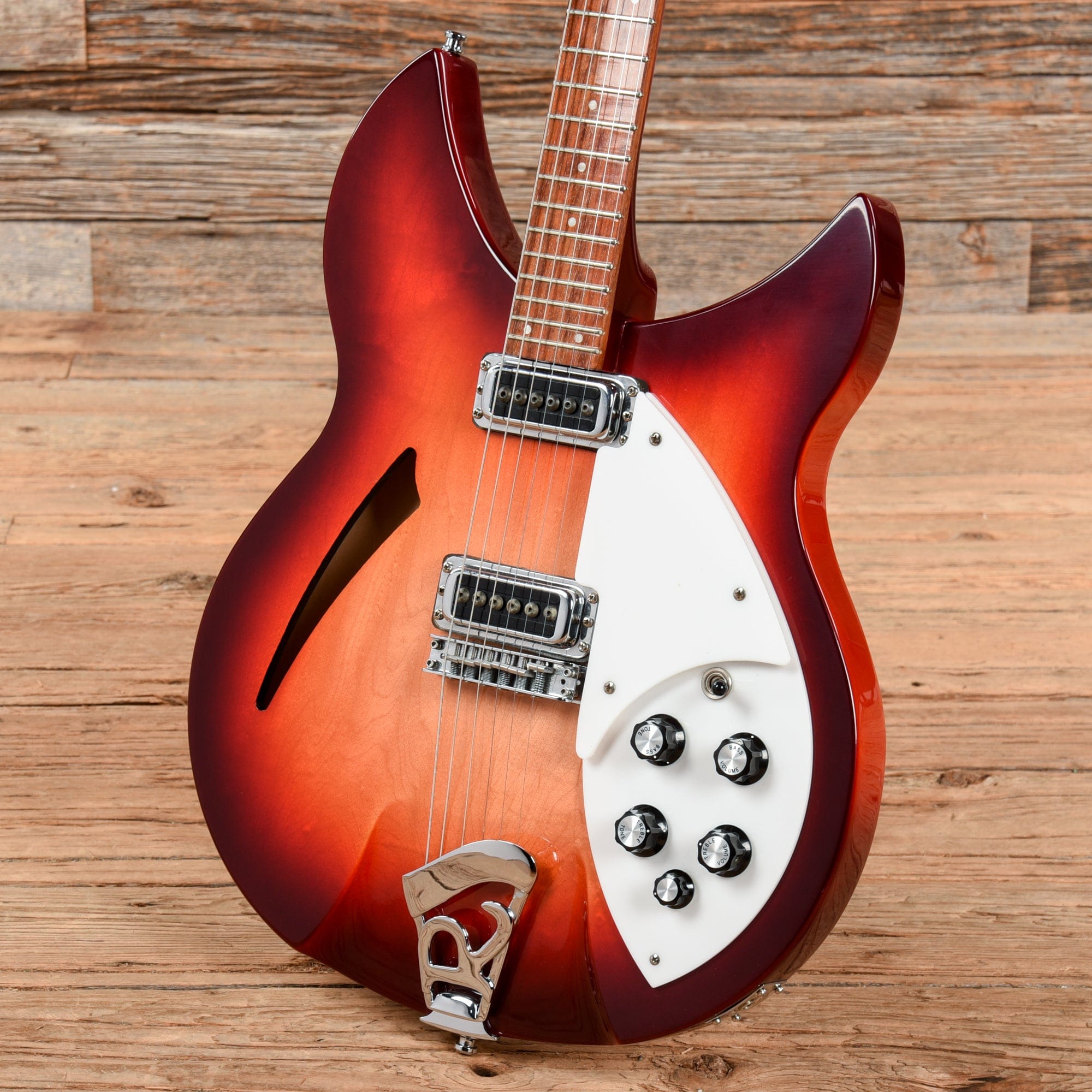 Rickenbacker 330 Fireglo 2010 Electric Guitars / Semi-Hollow