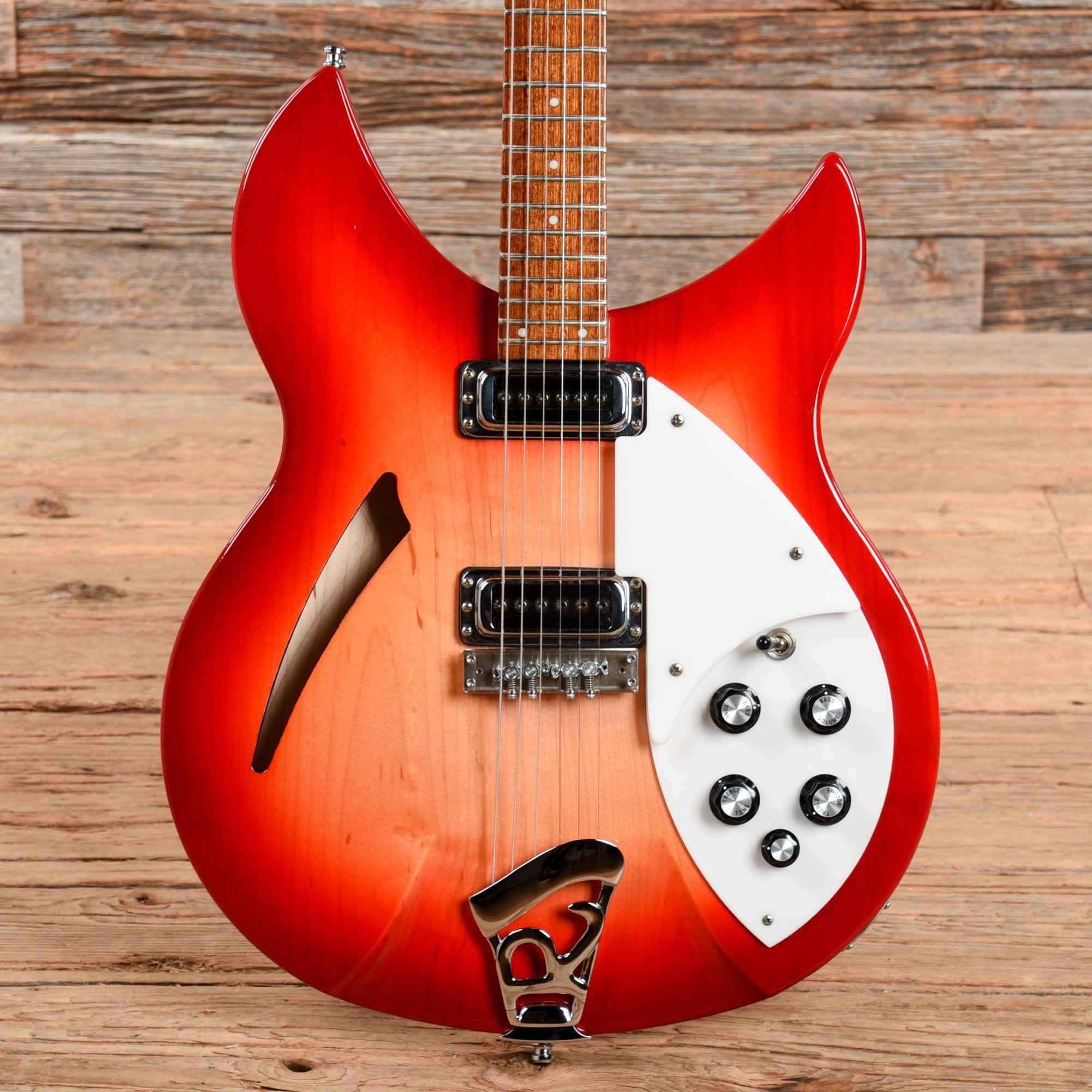 Rickenbacker 330 Fireglo 2017 Electric Guitars / Semi-Hollow