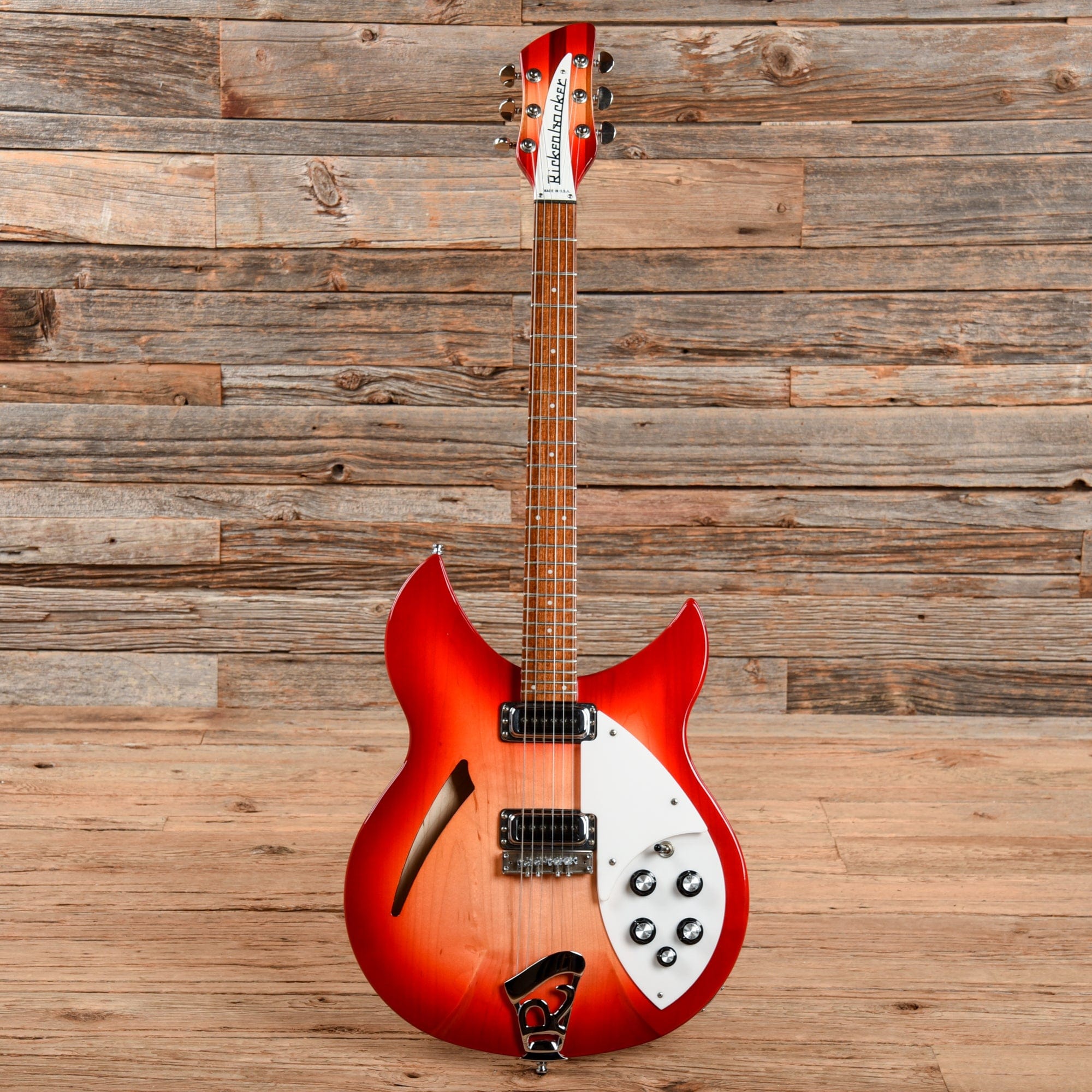 Rickenbacker 330 Fireglo 2017 Electric Guitars / Semi-Hollow