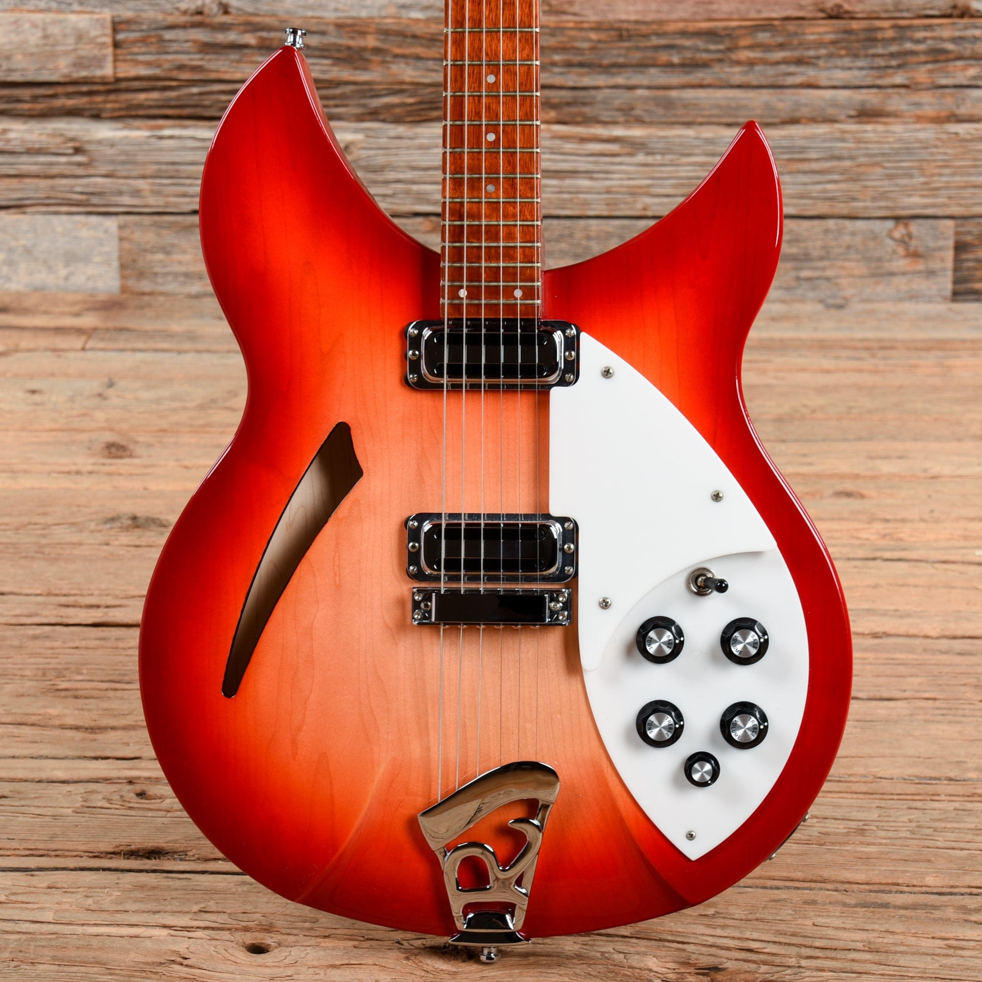 Rickenbacker 330 Fireglo 2018 Electric Guitars / Semi-Hollow