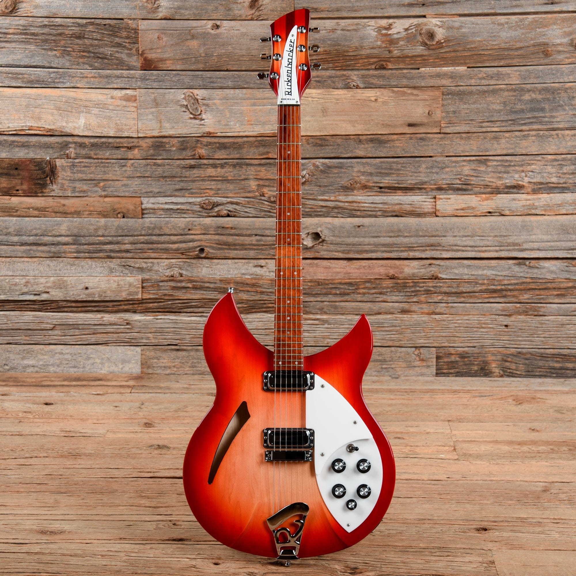 Rickenbacker 330 Fireglo 2018 Electric Guitars / Semi-Hollow