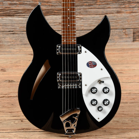 Rickenbacker 330 Jetglo 2017 Electric Guitars / Semi-Hollow