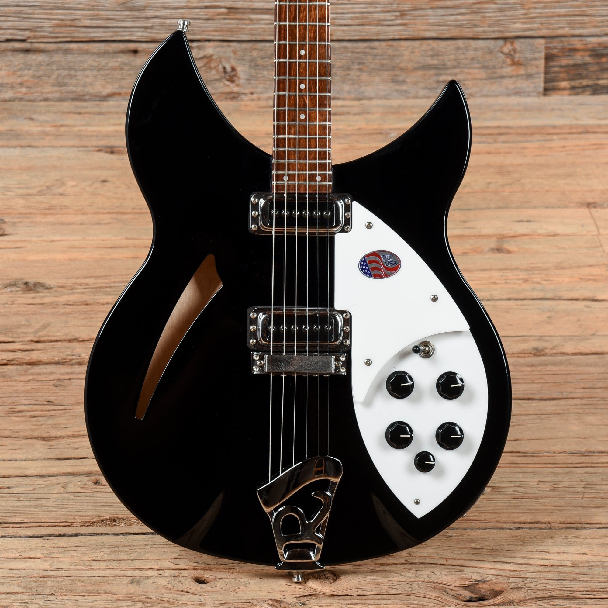 Rickenbacker 330 Jetglo 2021 Electric Guitars / Semi-Hollow