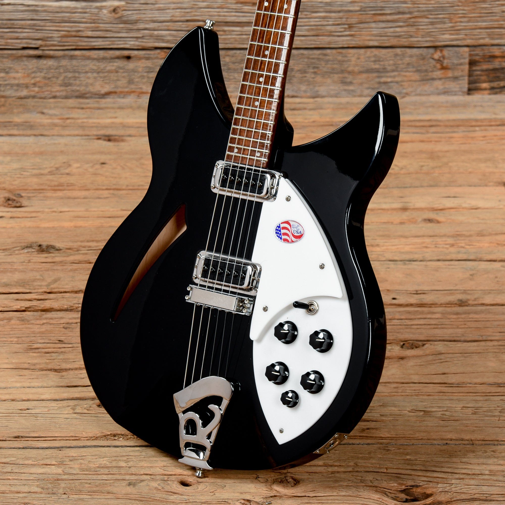 Rickenbacker 330 Jetglo 2021 Electric Guitars / Semi-Hollow