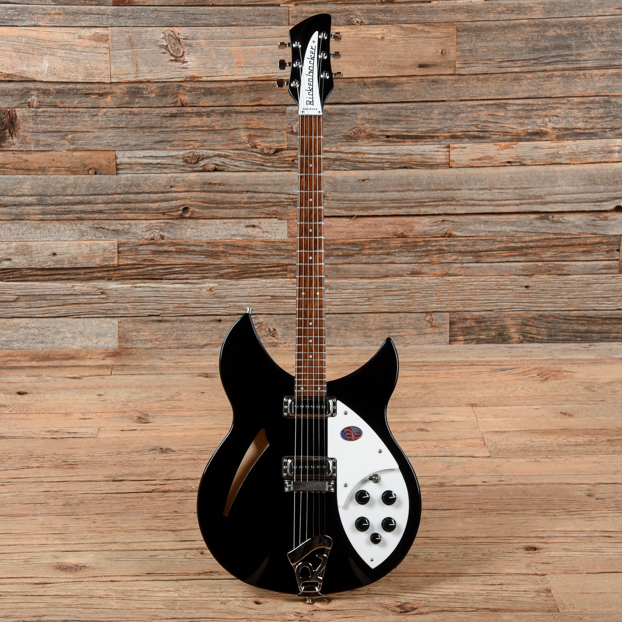 Rickenbacker 330 Jetglo 2021 Electric Guitars / Semi-Hollow