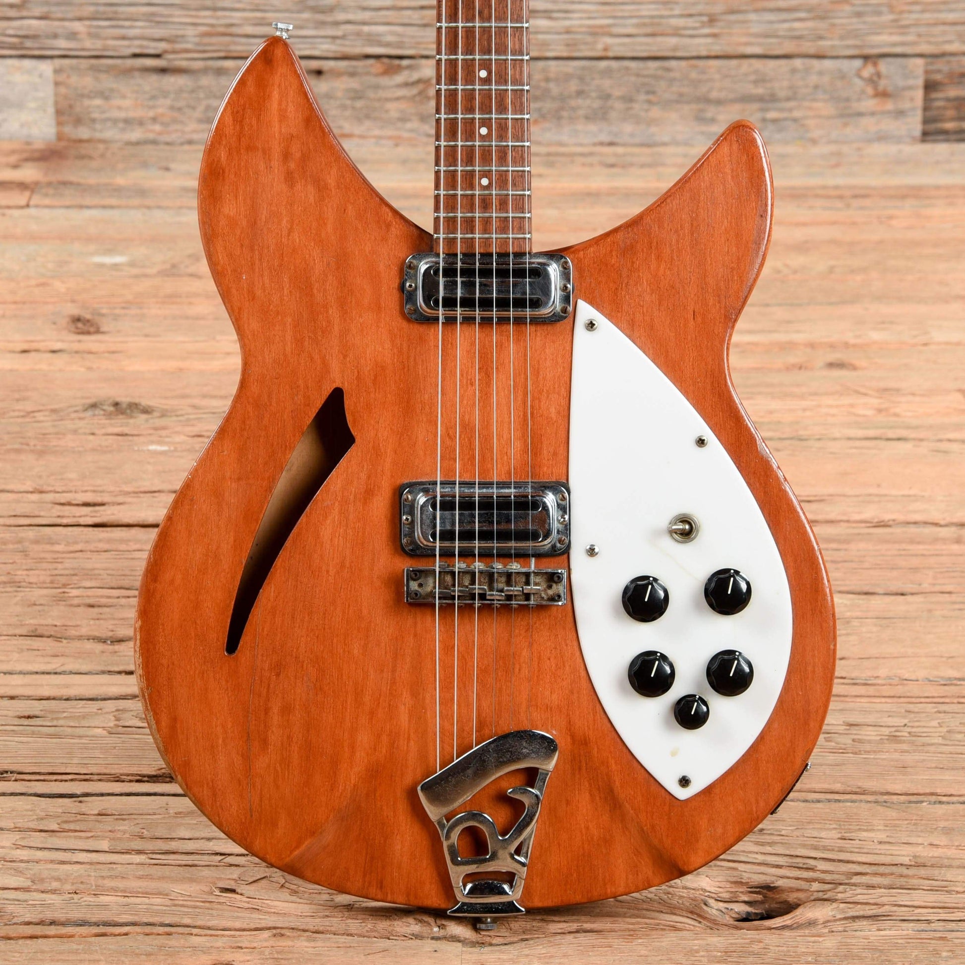 Rickenbacker 330 Natural Refin 1966 Electric Guitars / Semi-Hollow