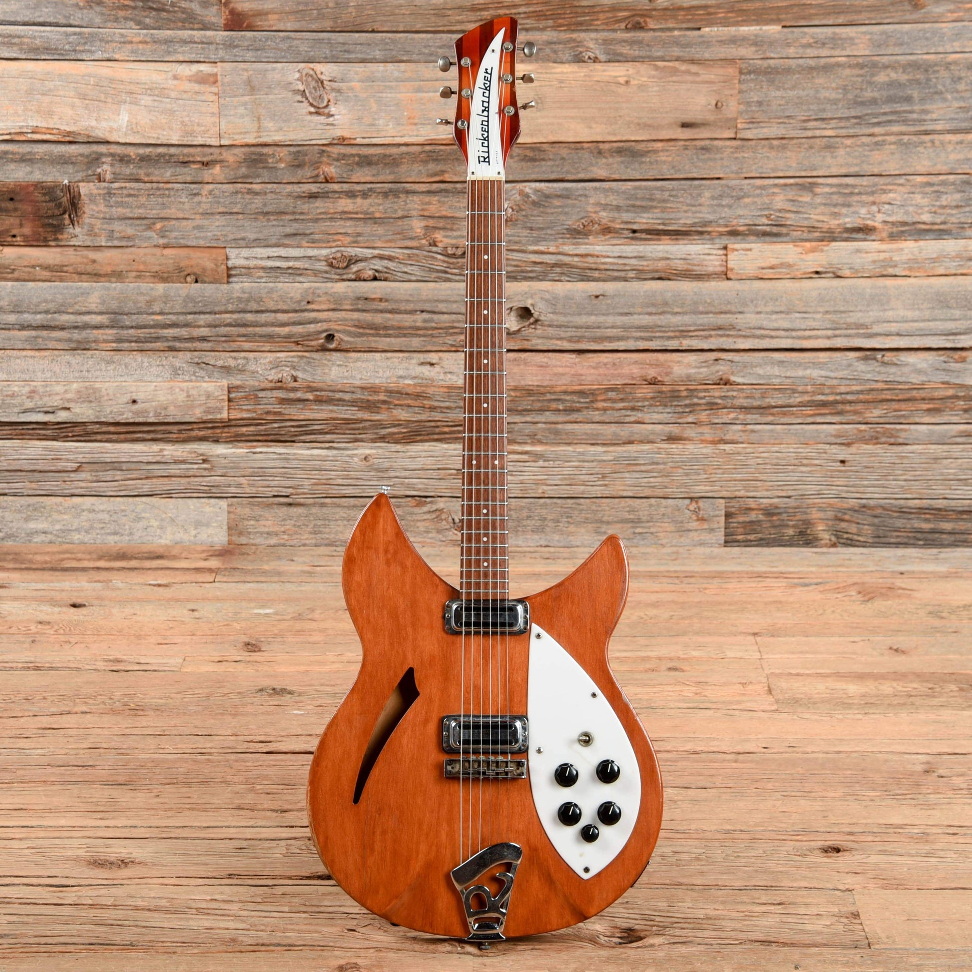 Rickenbacker 330 Natural Refin 1966 Electric Guitars / Semi-Hollow