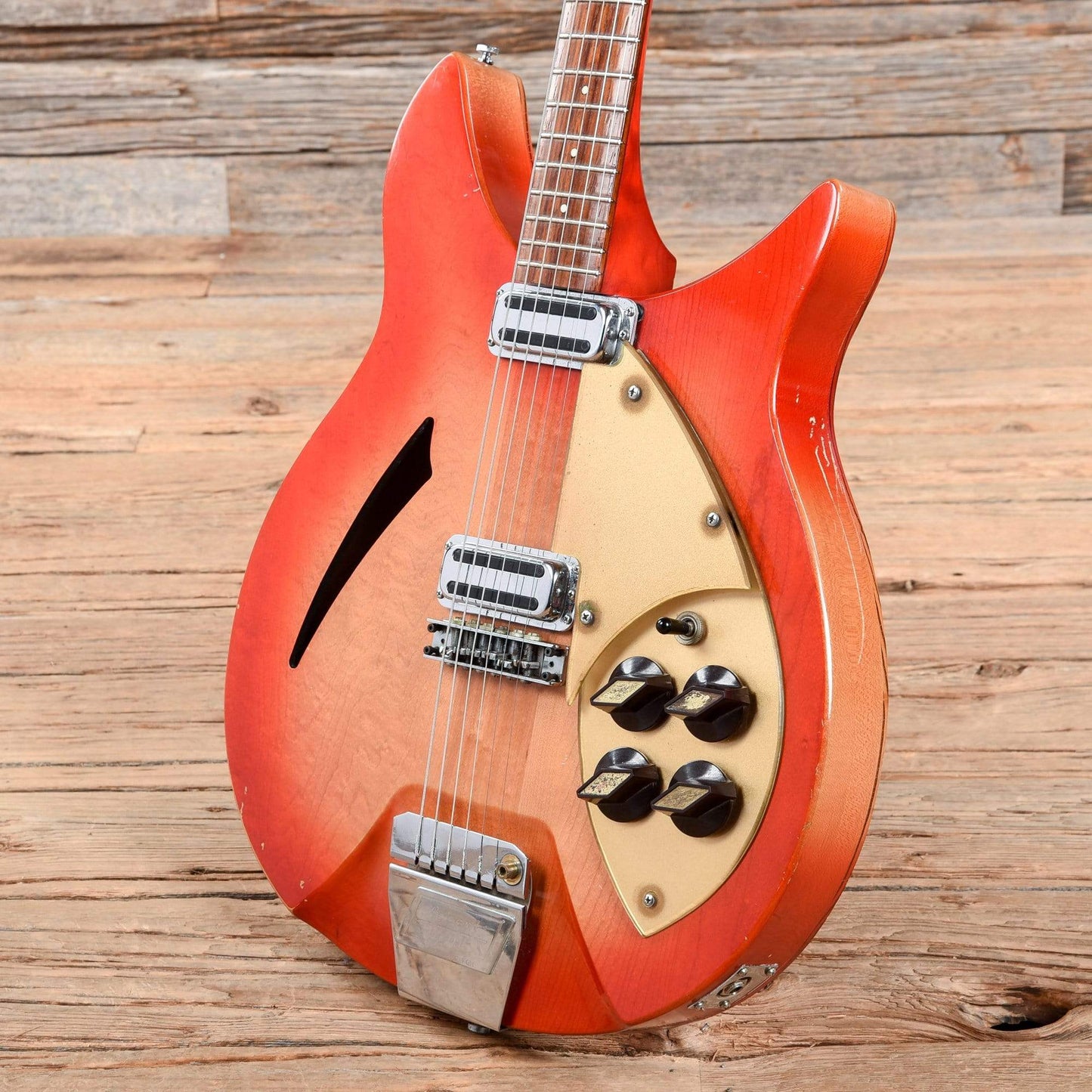 Rickenbacker 335 Capri Fireglo 1961 Electric Guitars / Semi-Hollow