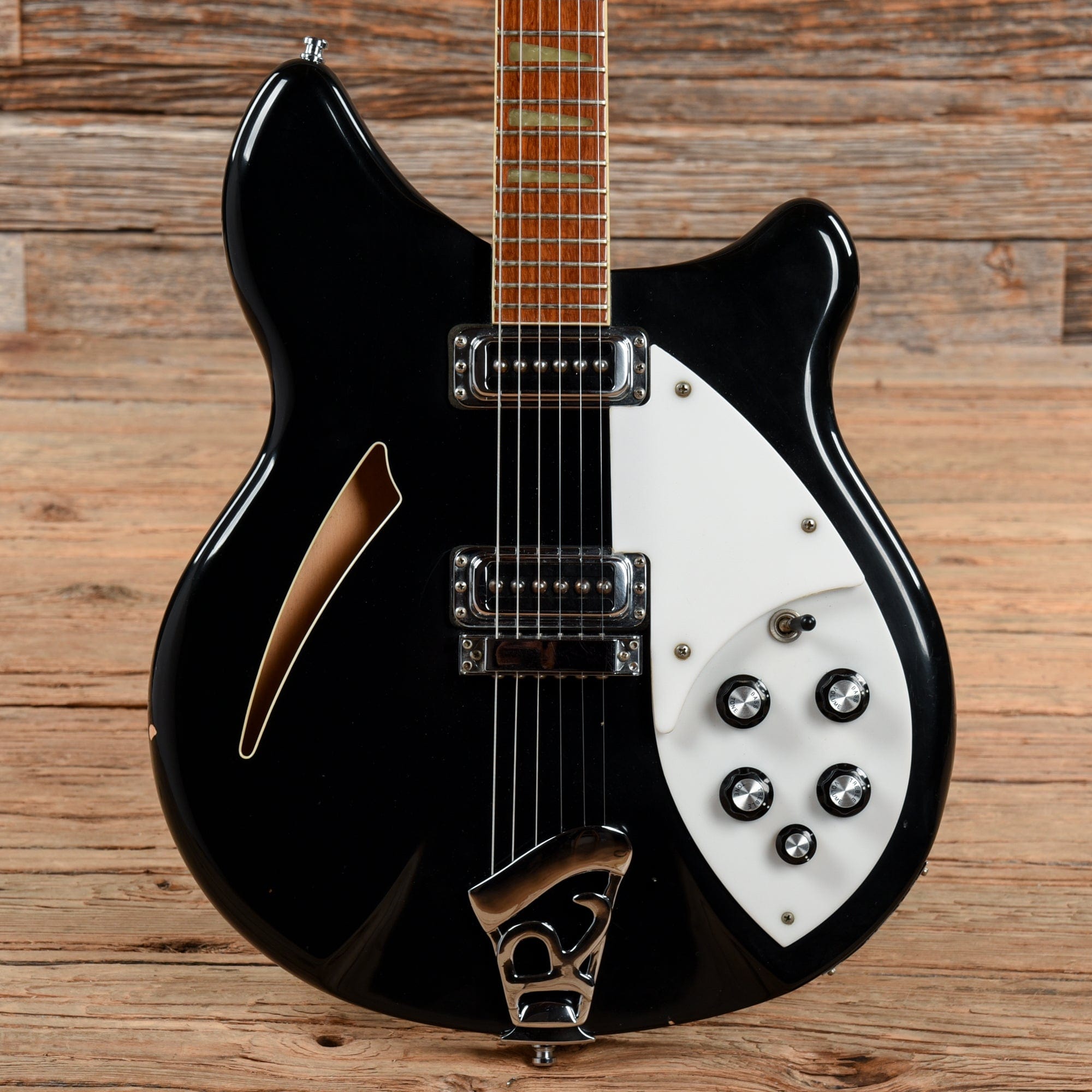 Rickenbacker 360 Jetglo 1995 Electric Guitars / Semi-Hollow