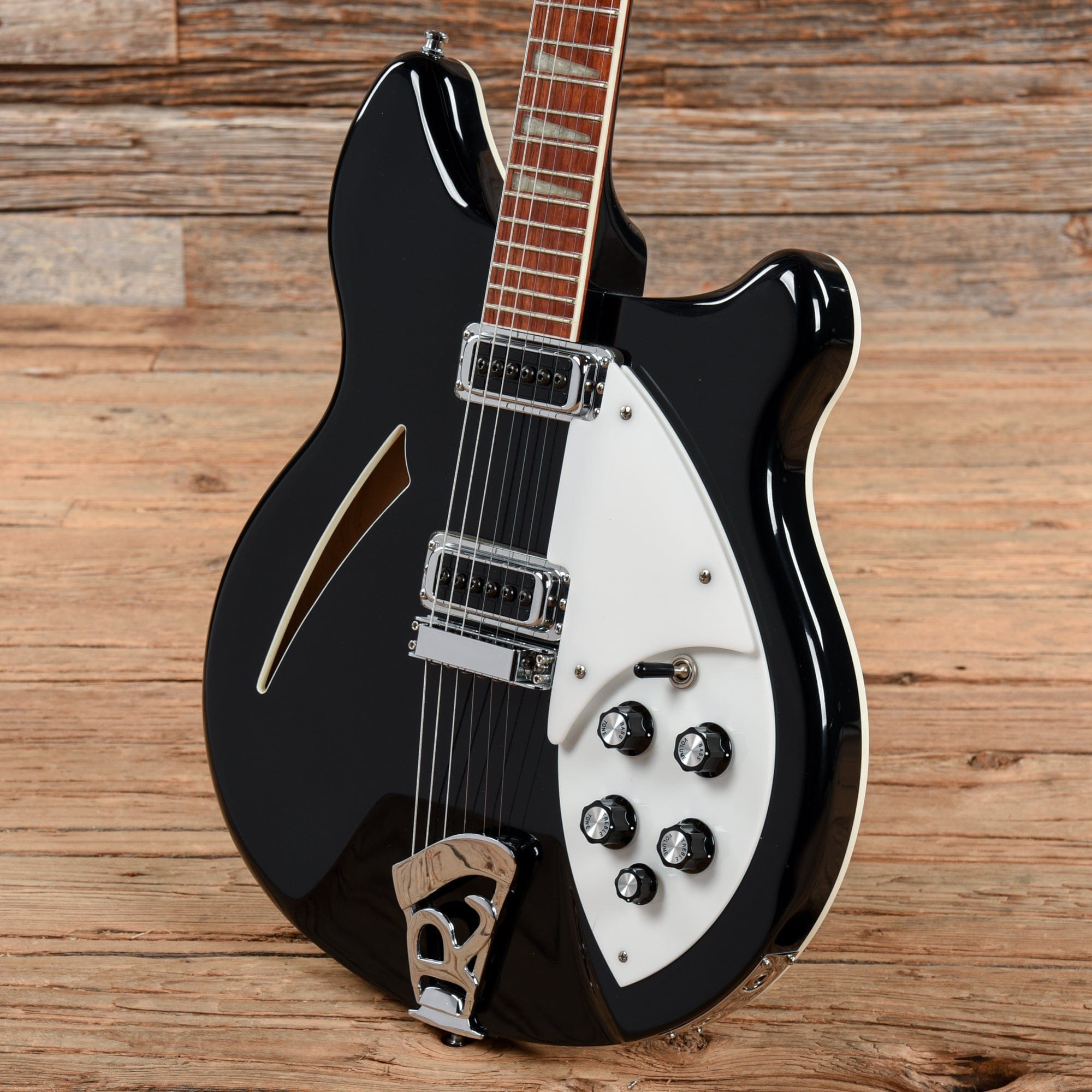 Rickenbacker 360 Jetglo 2007 Electric Guitars / Semi-Hollow