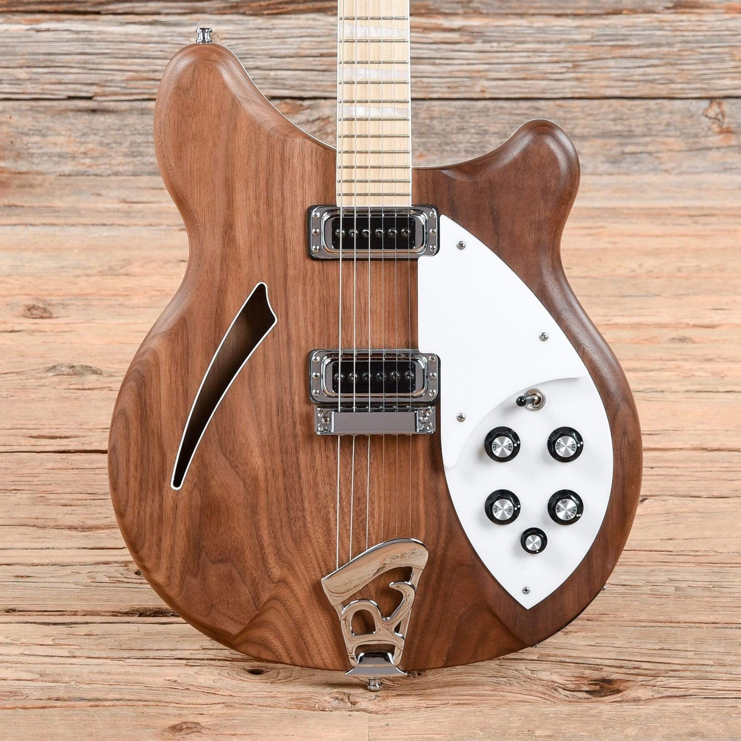 Rickenbacker 360 Walnut 2018 Electric Guitars / Semi-Hollow