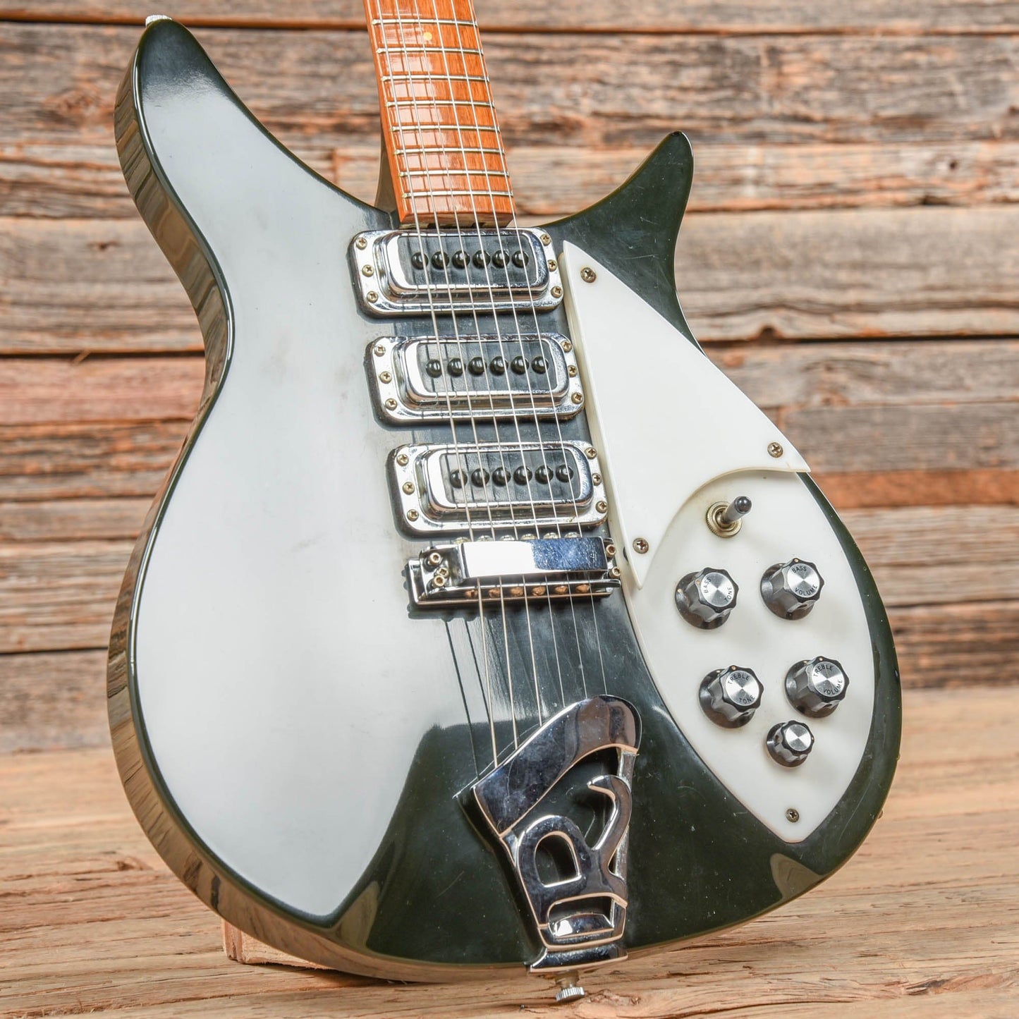 Rickenbacker 320 JetGlo 1981 Electric Guitars / Solid Body