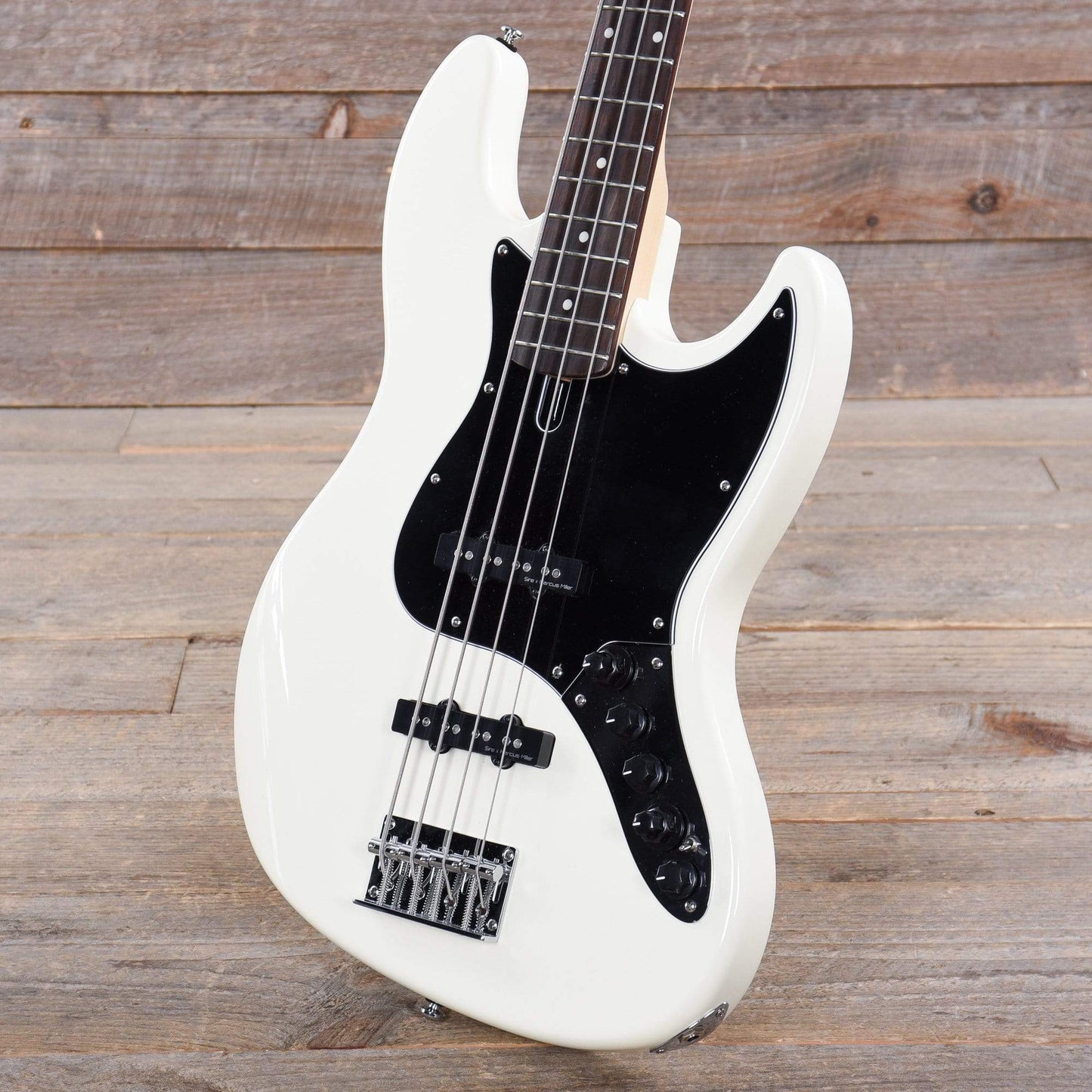 Sire Marcus Miller V3 4-String Antique White (2nd Gen) Bass Guitars / 4-String