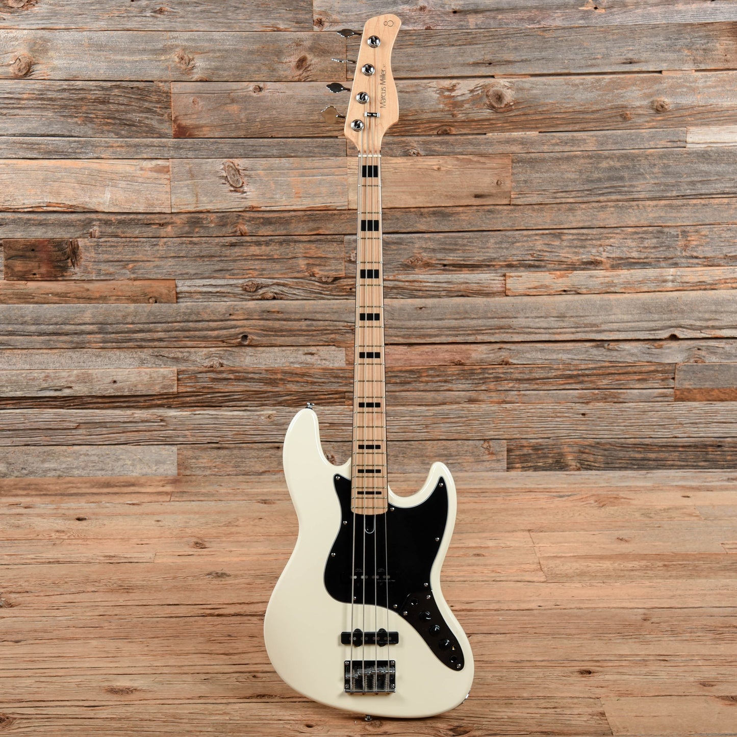 Sire Marcus Miller V7 White Bass Guitars / 4-String