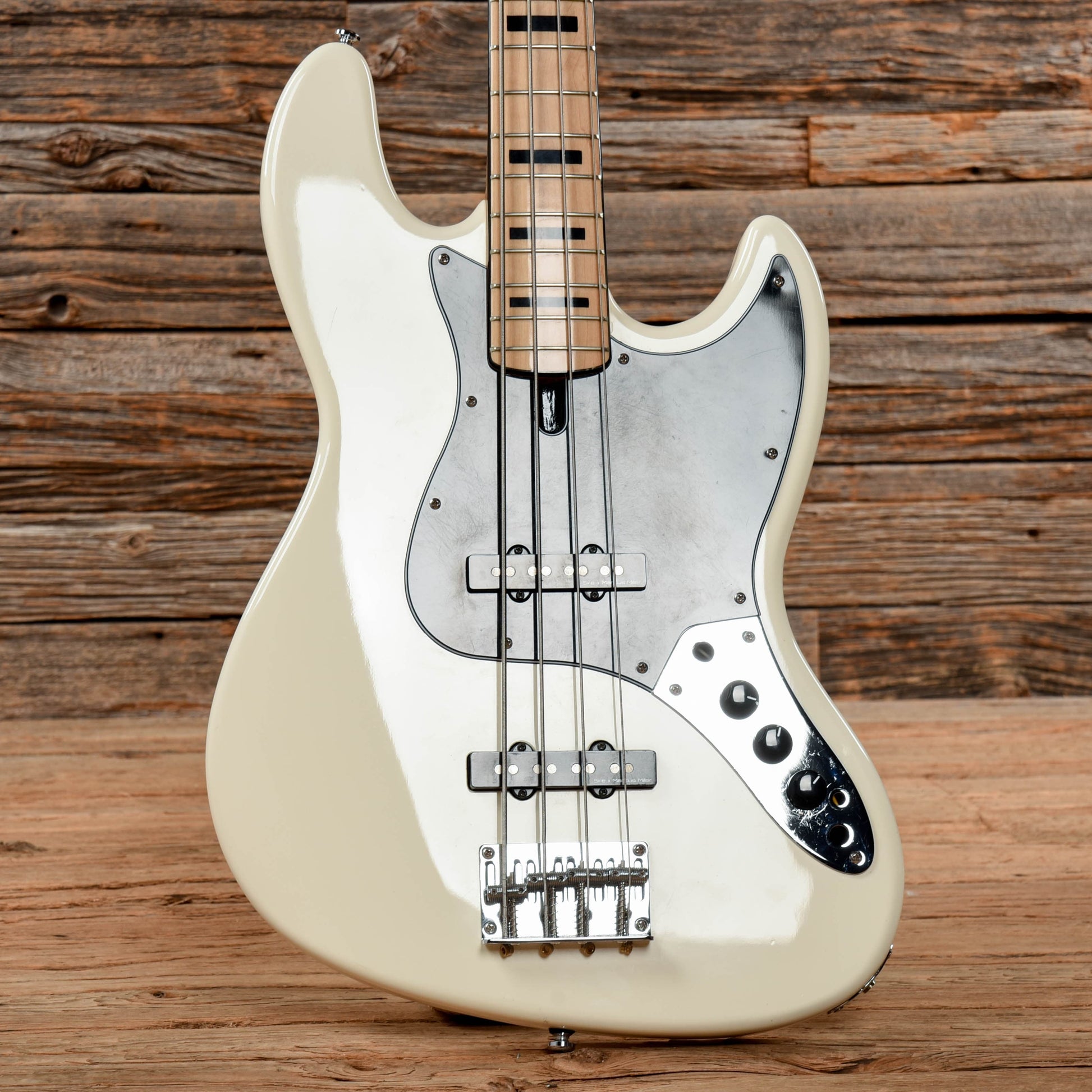 Sire Marcus Miller V7 White Bass Guitars / 4-String