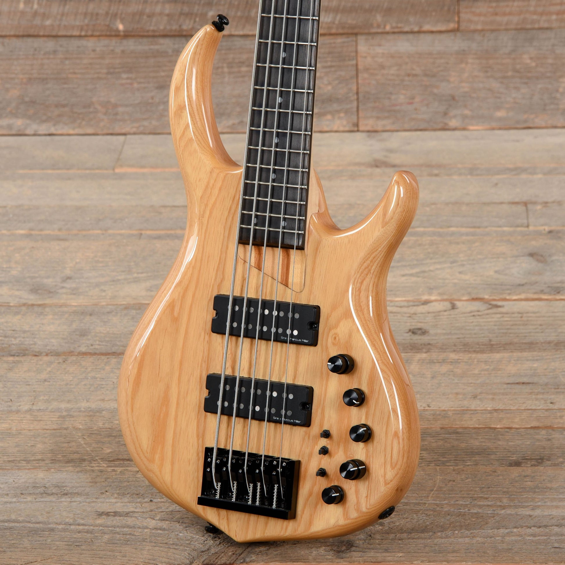 Sire Marcus Miller M5 Swamp Ash 5-String Natural Satin (2nd Gen) Bass Guitars / 5-String or More