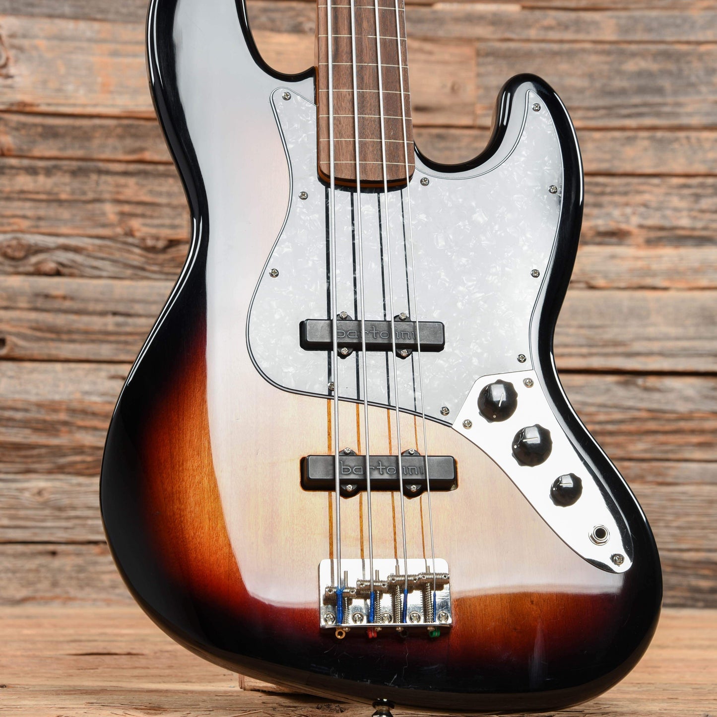 Squier Classic Vibe '60s Jazz Bass Fretless Sunburst 2019 Bass Guitars / 4-String