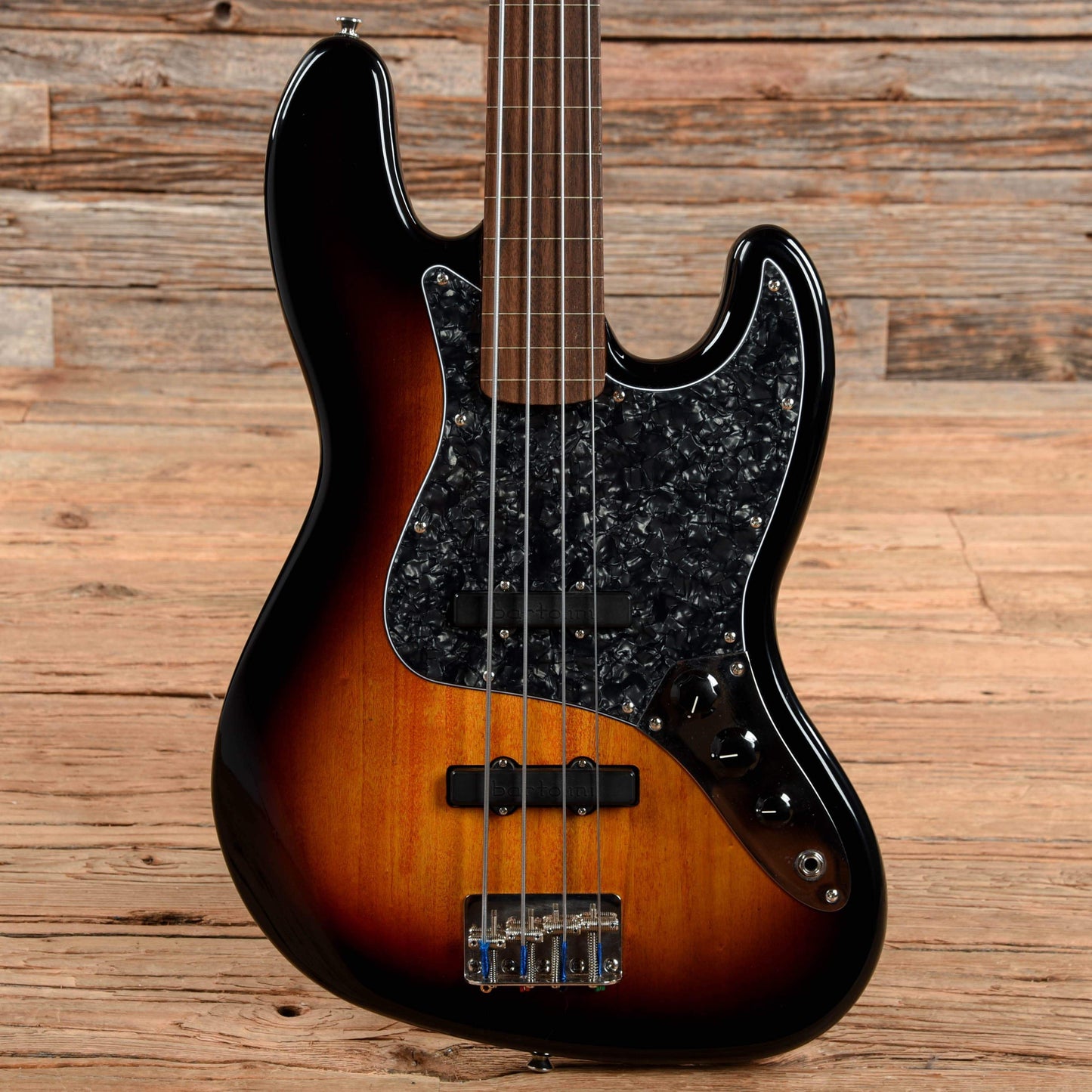 Squier Classic Vibe '60s Jazz Bass Fretless Sunburst 2019 Bass Guitars / 4-String