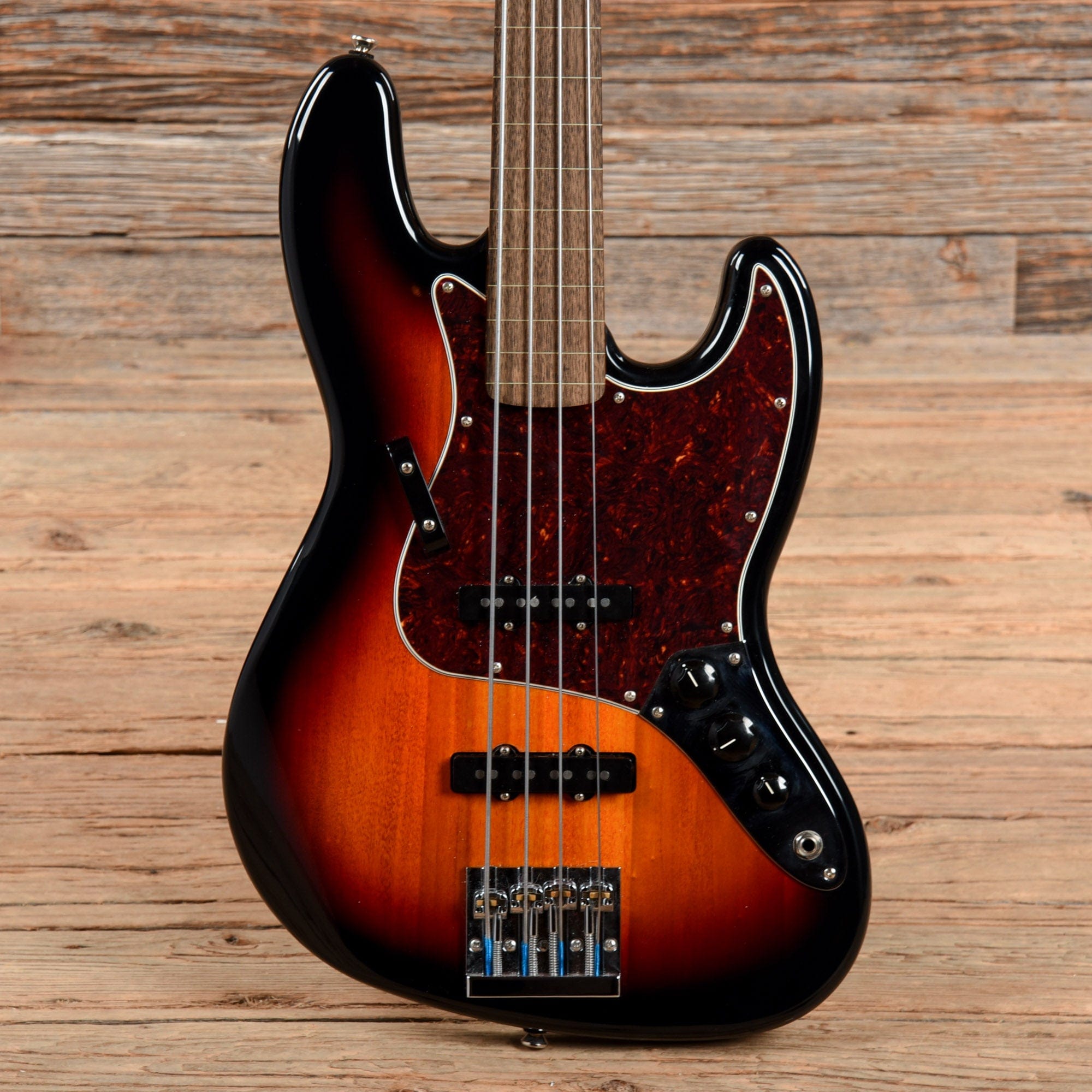 Squier Classic Vibe '60s Jazz Bass Fretless Sunburst – Chicago Music ...