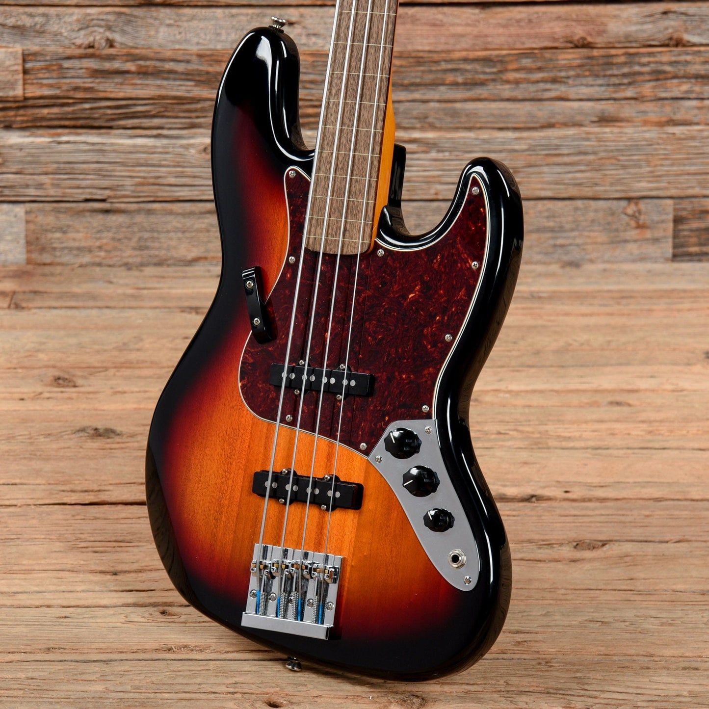 Squier Classic Vibe '60s Jazz Bass Fretless Sunburst Bass Guitars / 4-String