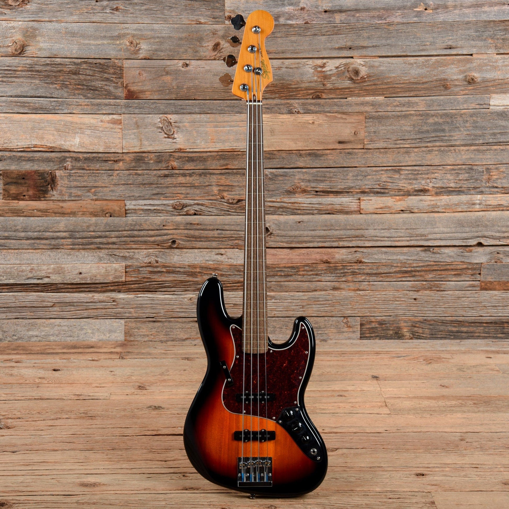 Squier Classic Vibe '60s Jazz Bass Fretless Sunburst Bass Guitars / 4-String