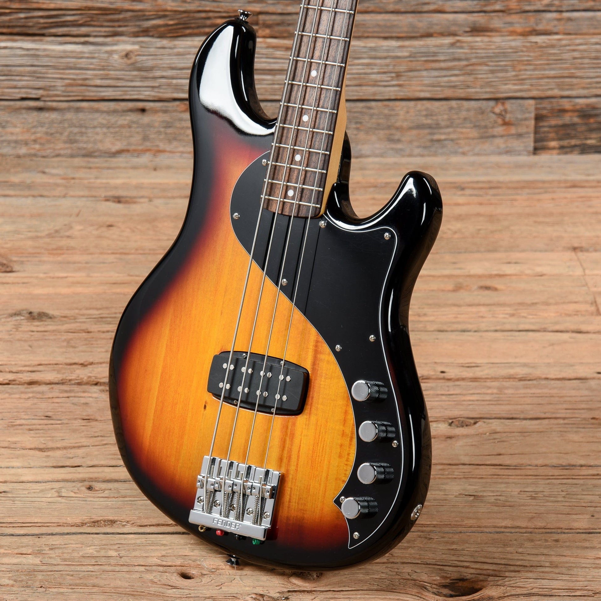 Squier Deluxe Dimension Bass IV Sunburst 2015 Bass Guitars / 4-String