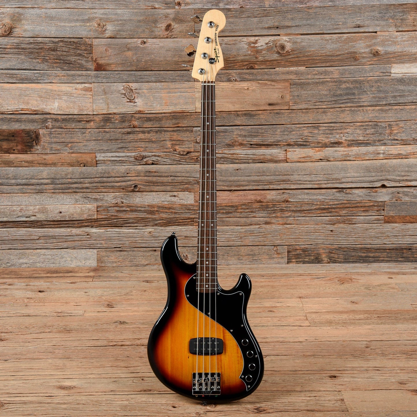 Squier Deluxe Dimension Bass IV Sunburst 2015 Bass Guitars / 4-String