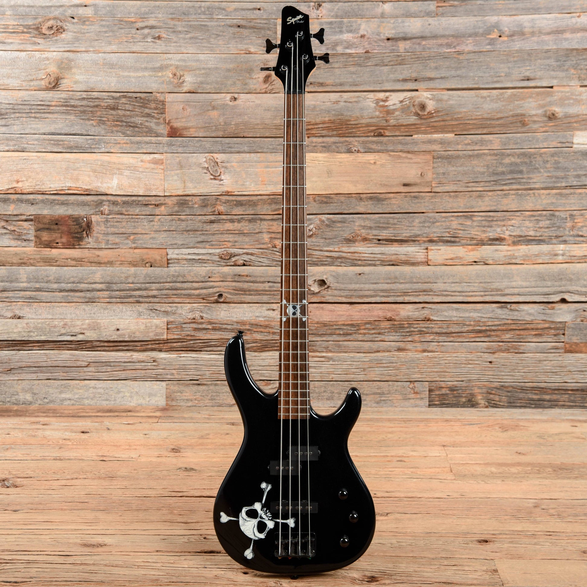 Squier MB-4 Skull & Crossbones 2004 Bass Guitars / 4-String