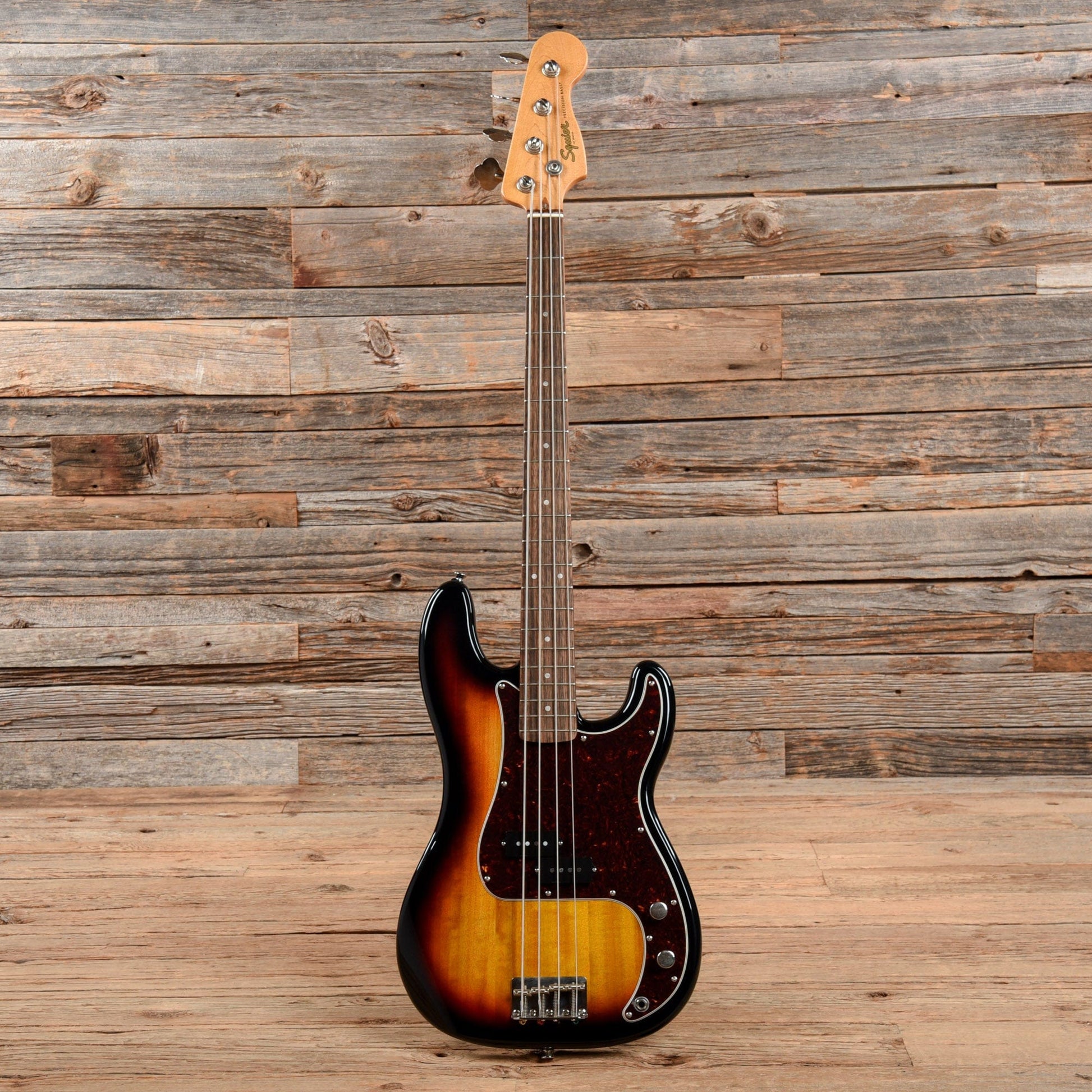 Squier Classic Vibe '60s Precision Bass Sunburst Bass Guitars / 5-String or More