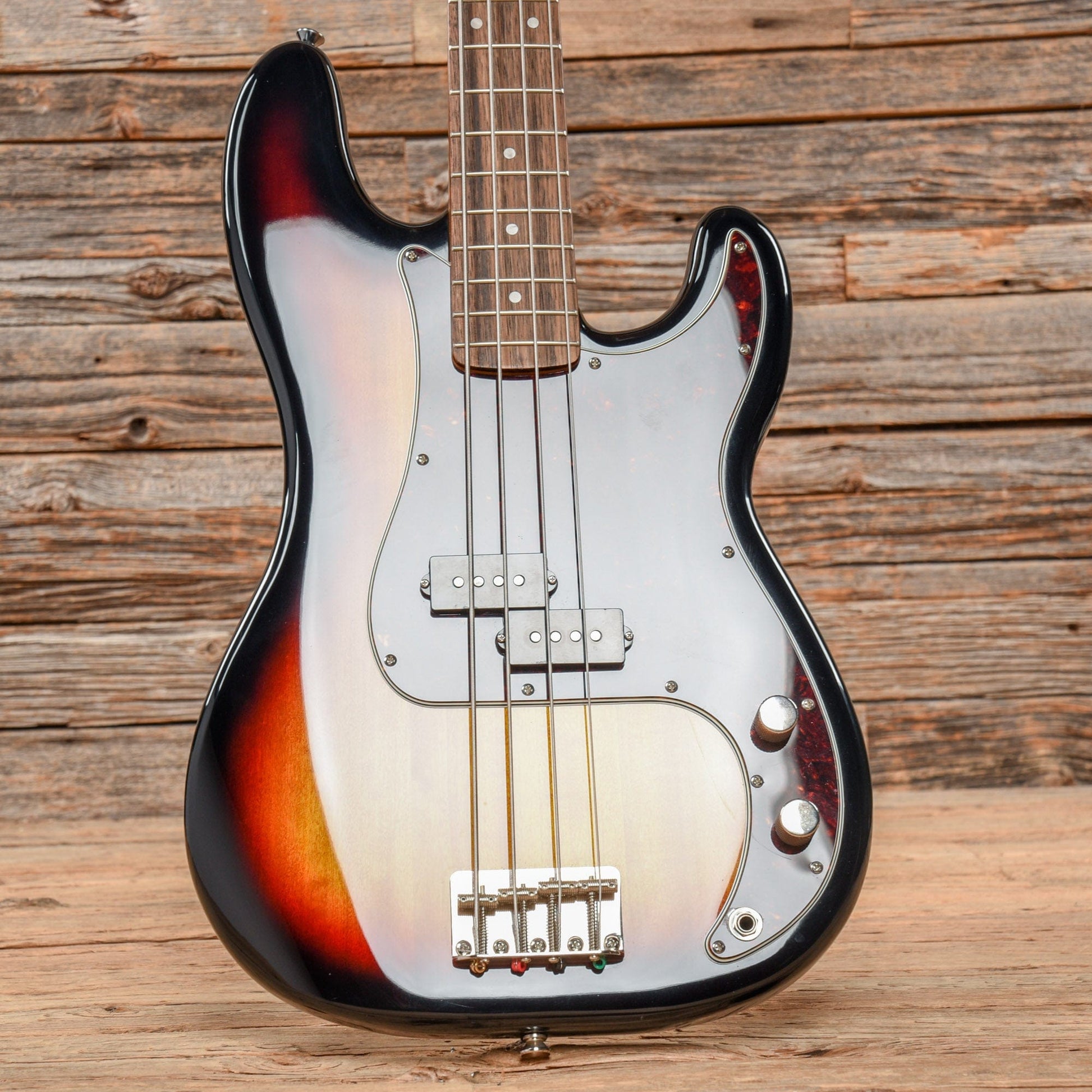 Squier Classic Vibe '60s Precision Bass Sunburst Bass Guitars / 5-String or More