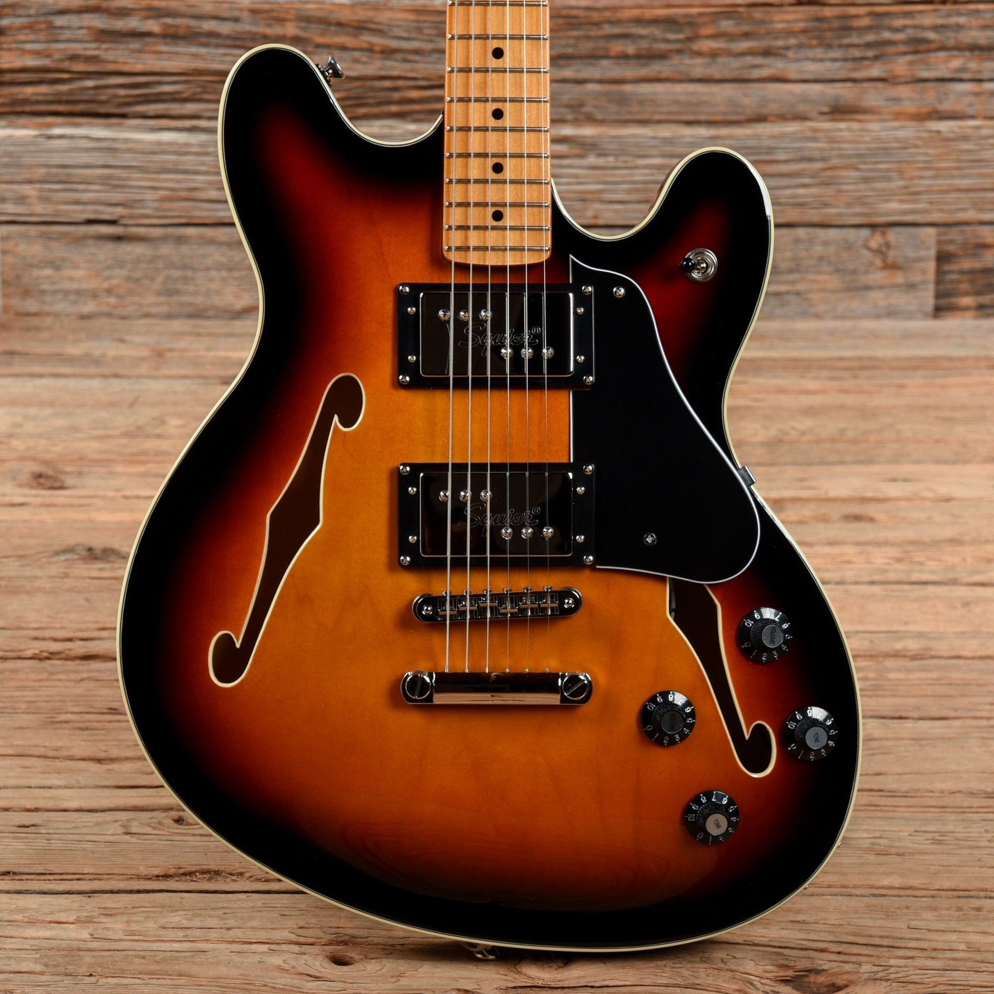 Squier Classic Vibe Starcaster Sunburst Electric Guitars / Semi-Hollow