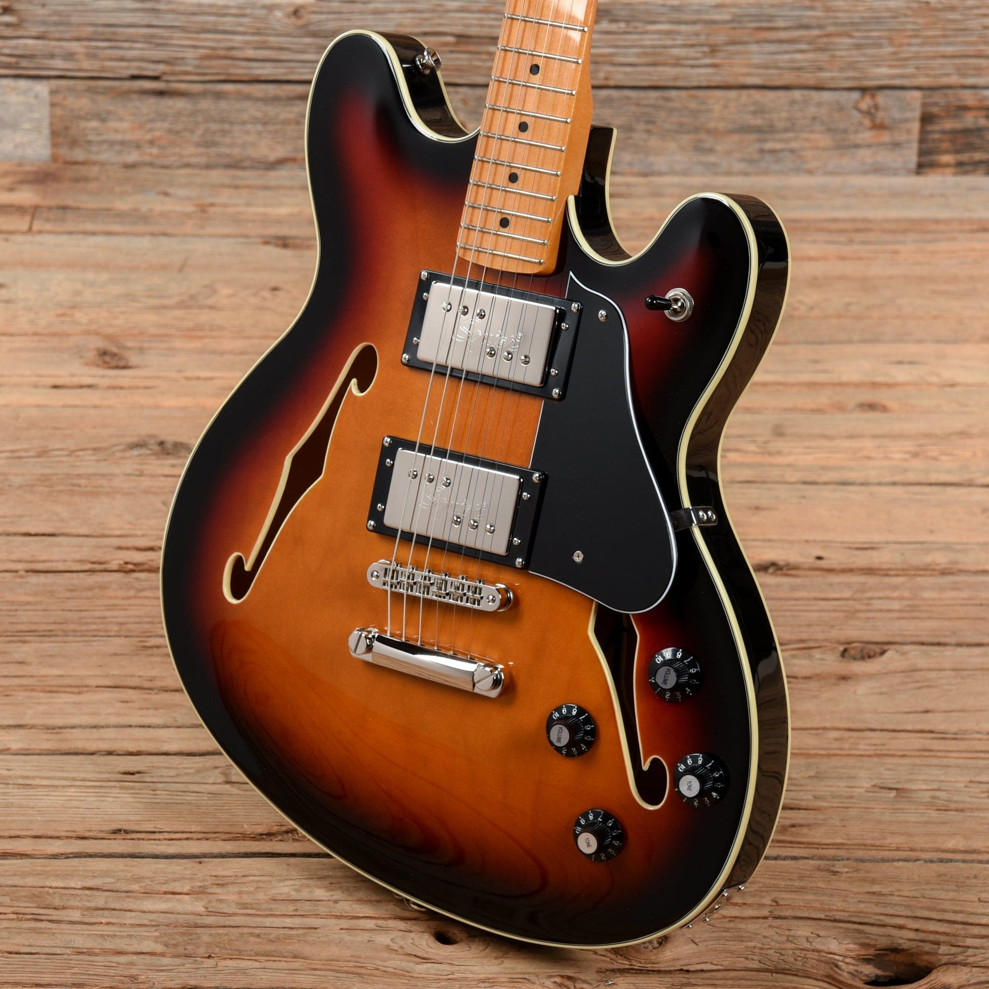 Squier Classic Vibe Starcaster Sunburst Electric Guitars / Semi-Hollow