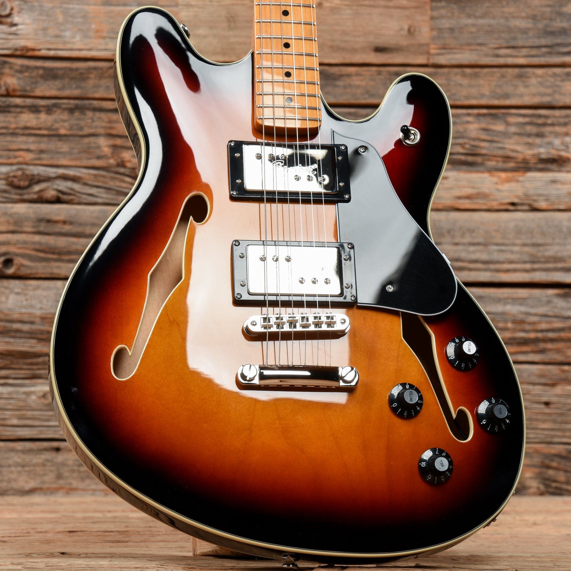 Squier Classic Vibe Starcaster Sunburst Electric Guitars / Semi-Hollow