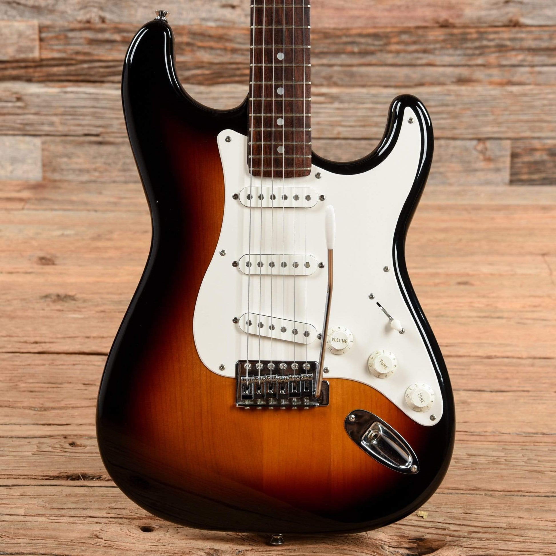 Squier Bullet Stratocaster with Tremolo Sunburst Electric Guitars / Solid Body