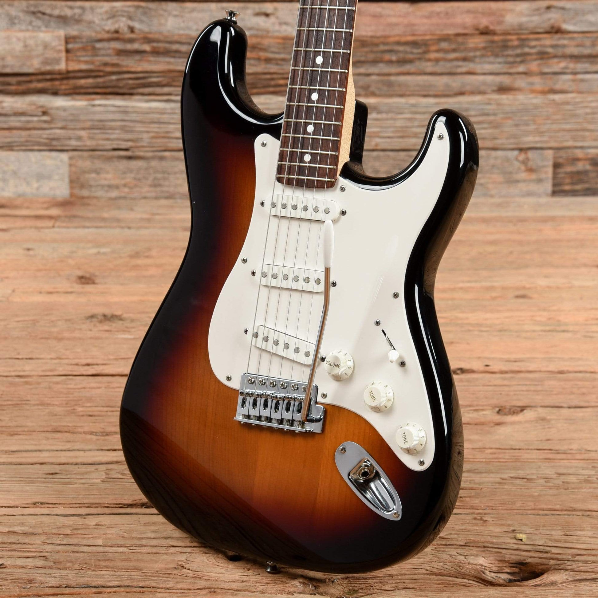 Squier Bullet Stratocaster with Tremolo Sunburst Electric Guitars / Solid Body