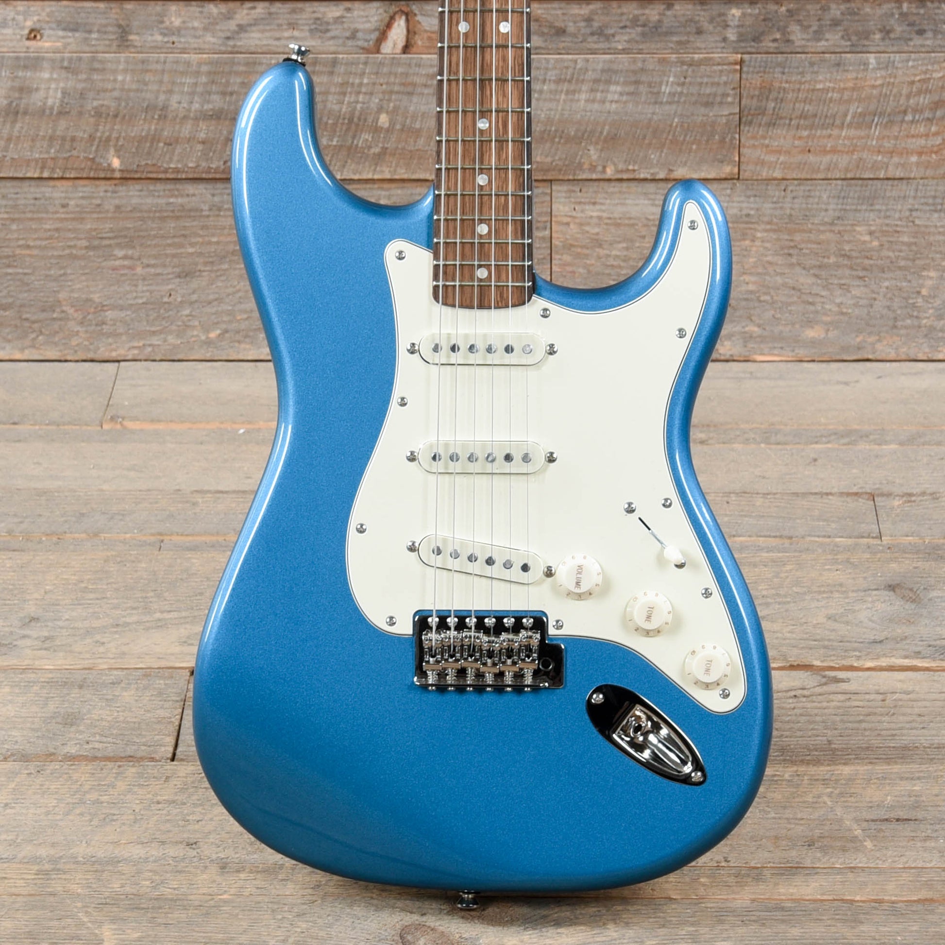 Squier Classic Vibe '60s Stratocaster Lake Placid Blue Electric Guitars / Solid Body