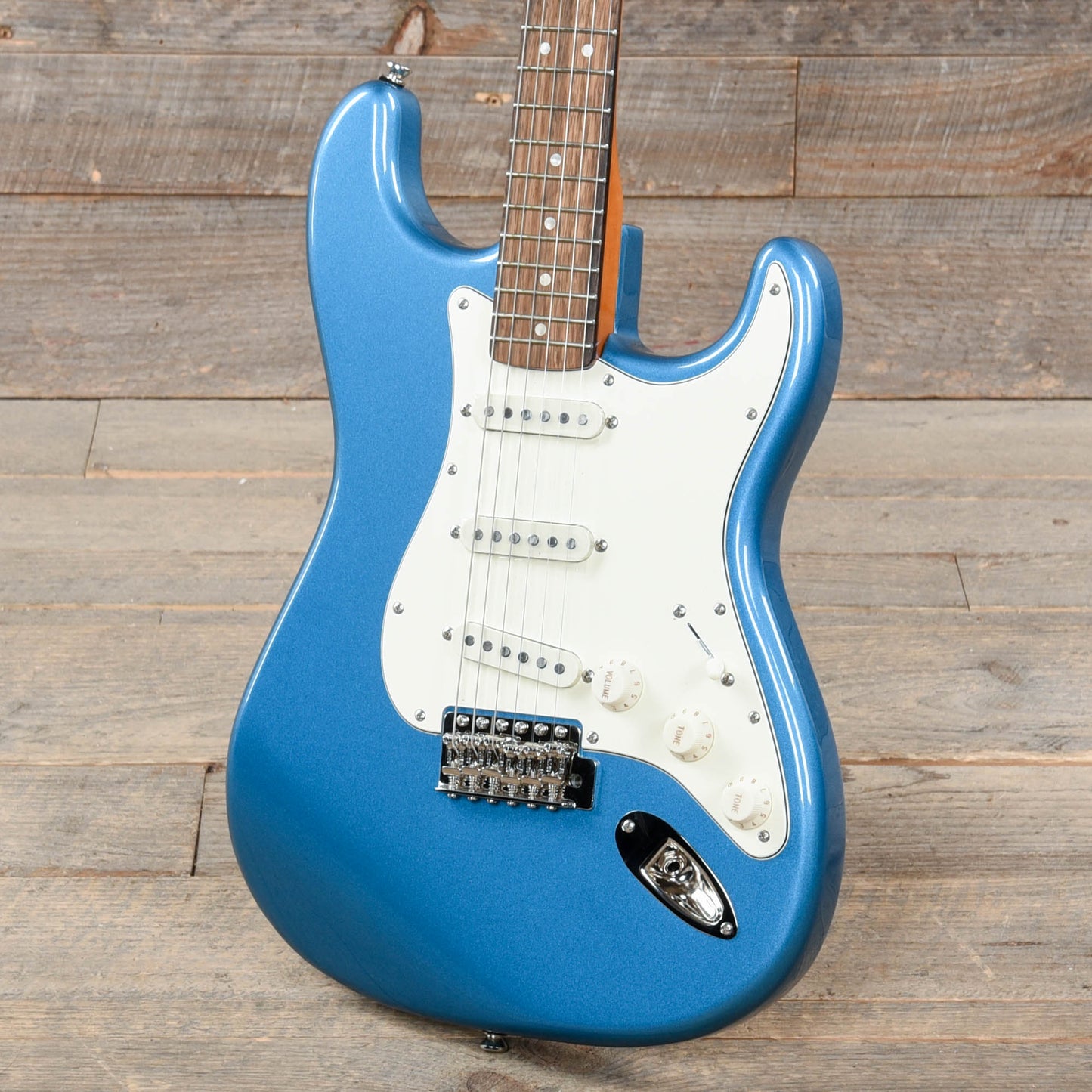 Squier Classic Vibe '60s Stratocaster Lake Placid Blue Electric Guitars / Solid Body