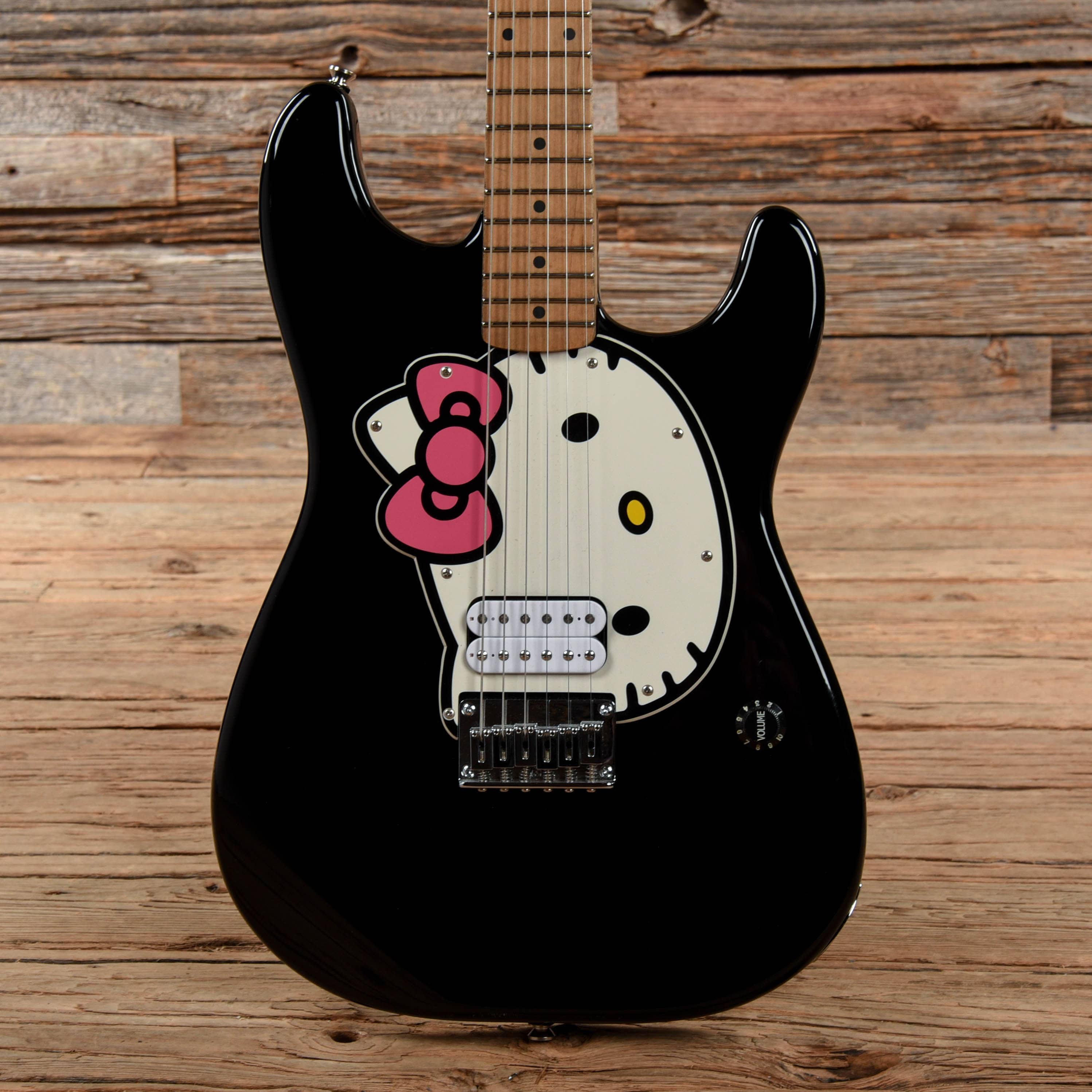 Squier Hello Kitty Stratocaster Black 2006 – Chicago Music Exchange