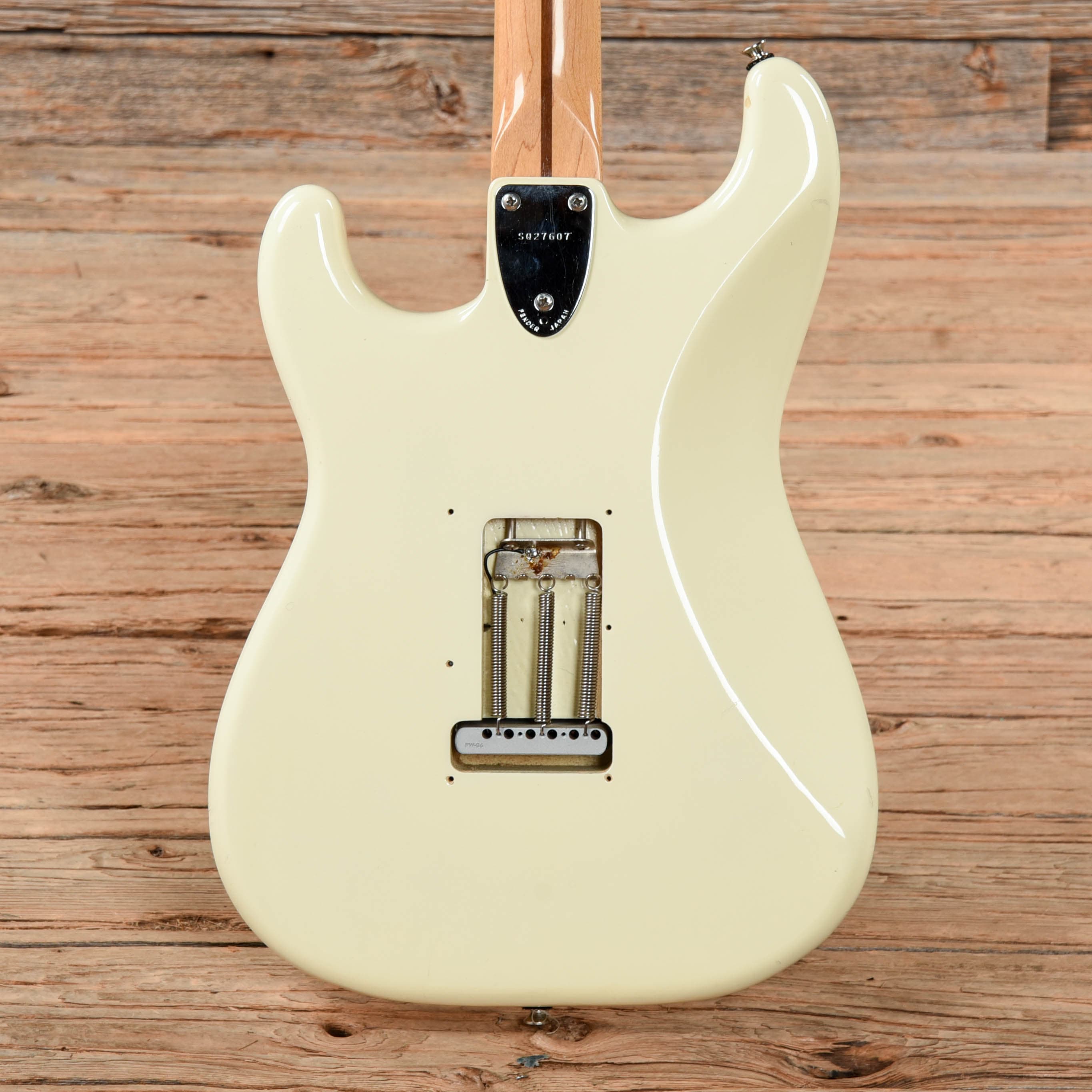 Squier Japan Stratocaster White – Chicago Music Exchange