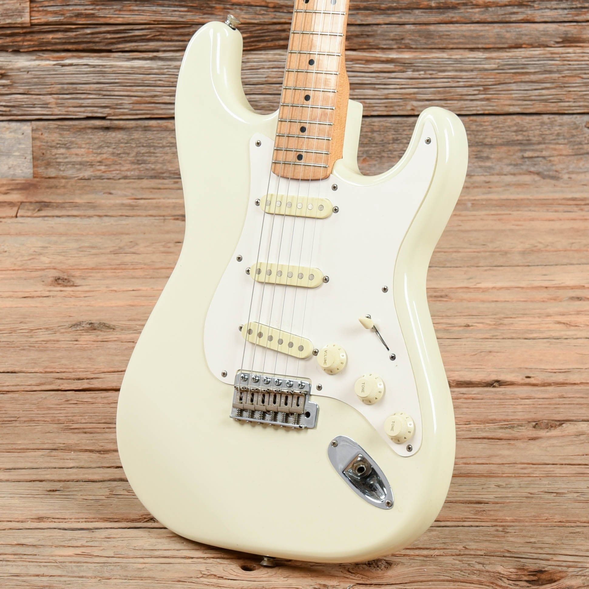 Squier Standard Stratocaster Arctic White 1981 Electric Guitars / Solid Body