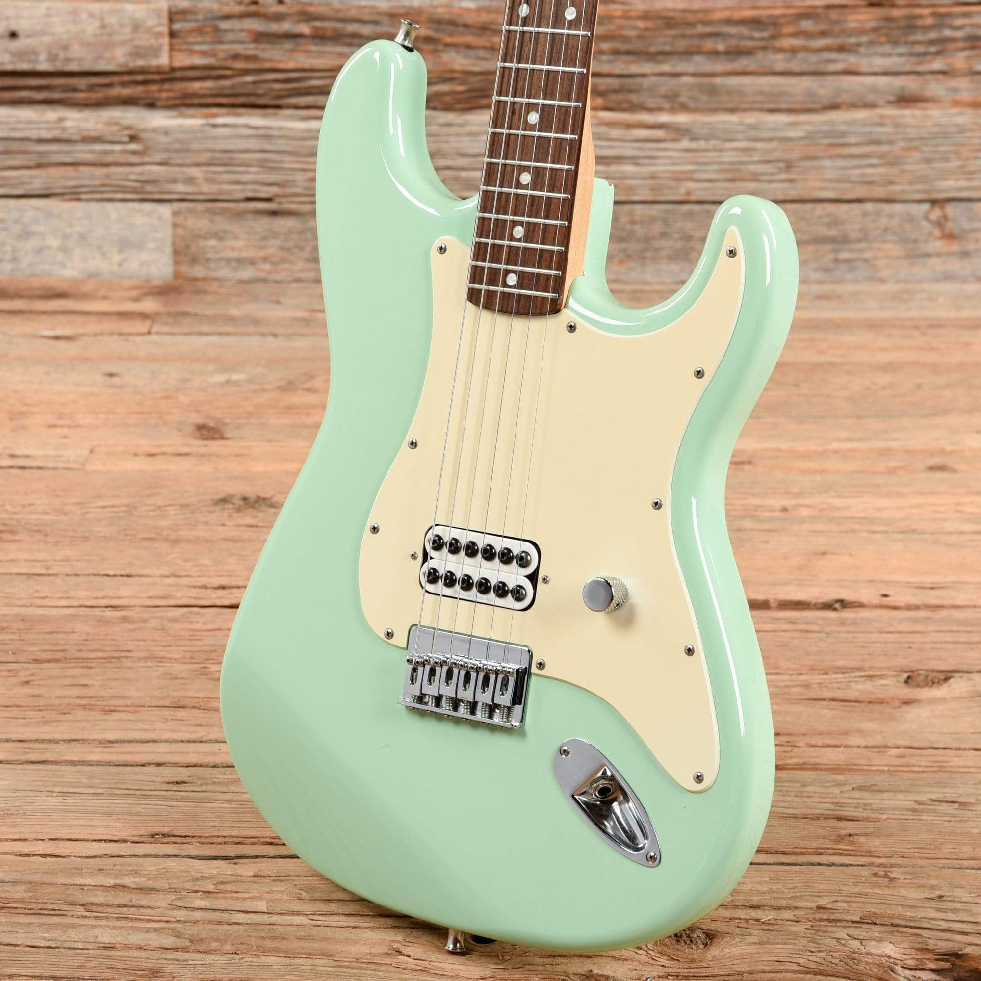 Squier Tom Delonge Stratocaster Surf Green 2003 – Chicago Music Exchange