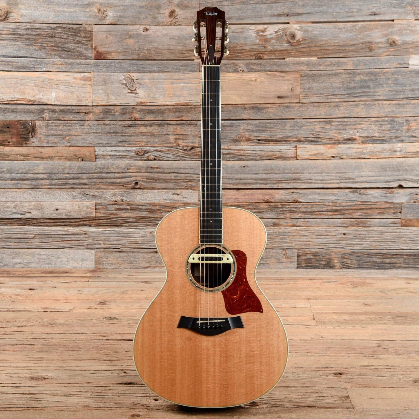 Taylor GC8 Natural Acoustic Guitars / Concert