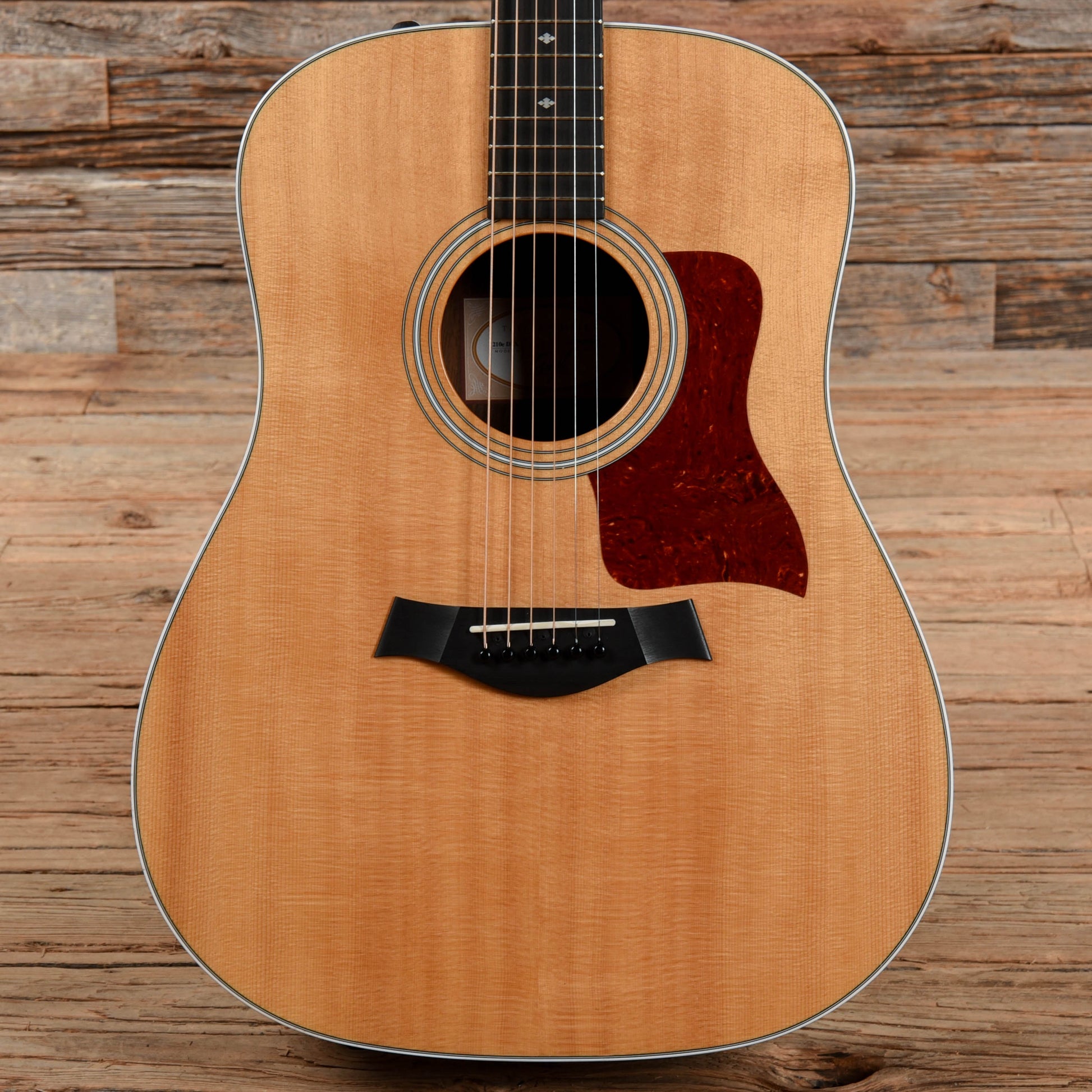 Taylor 210ce-DLX Natural 2015 Acoustic Guitars / Dreadnought