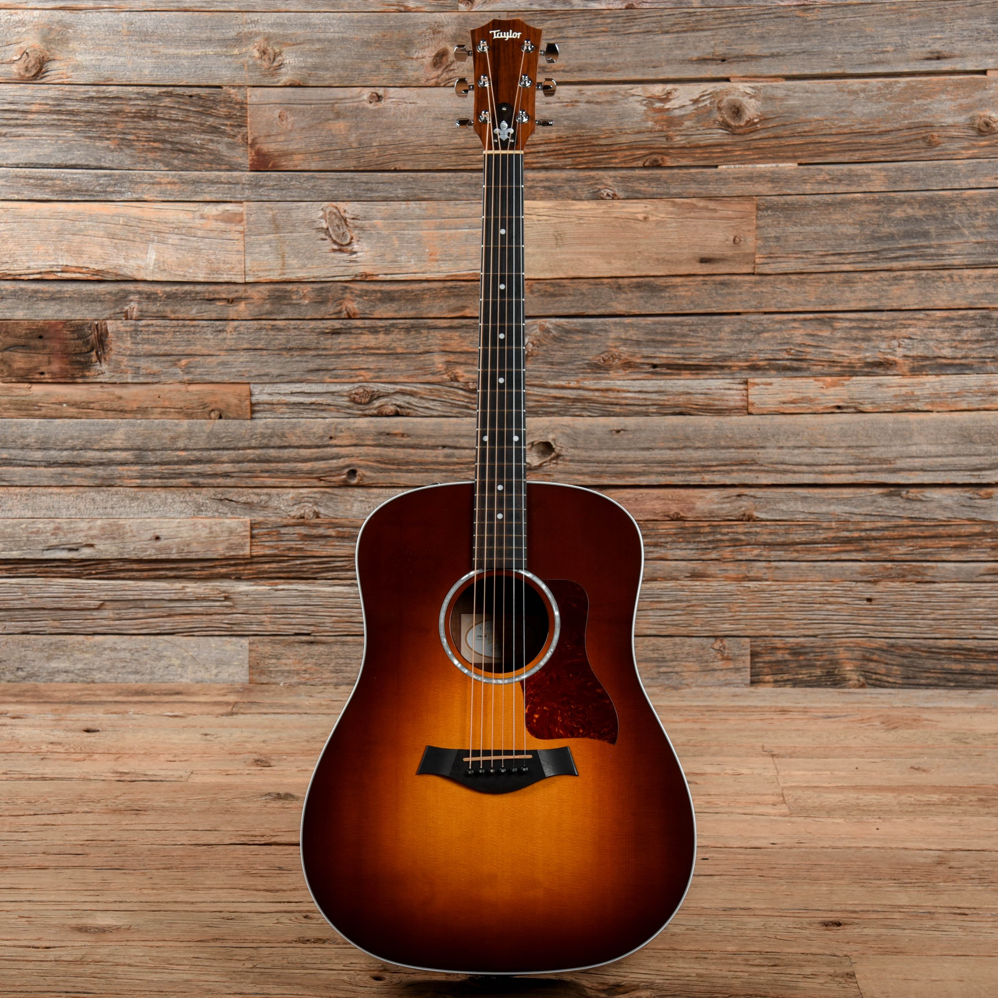 Taylor 210e-SB DLX Sunburst 2014 – Chicago Music Exchange