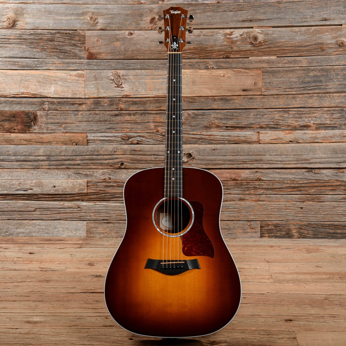 Taylor 210e-SB DLX Sunburst 2014 Acoustic Guitars / Dreadnought