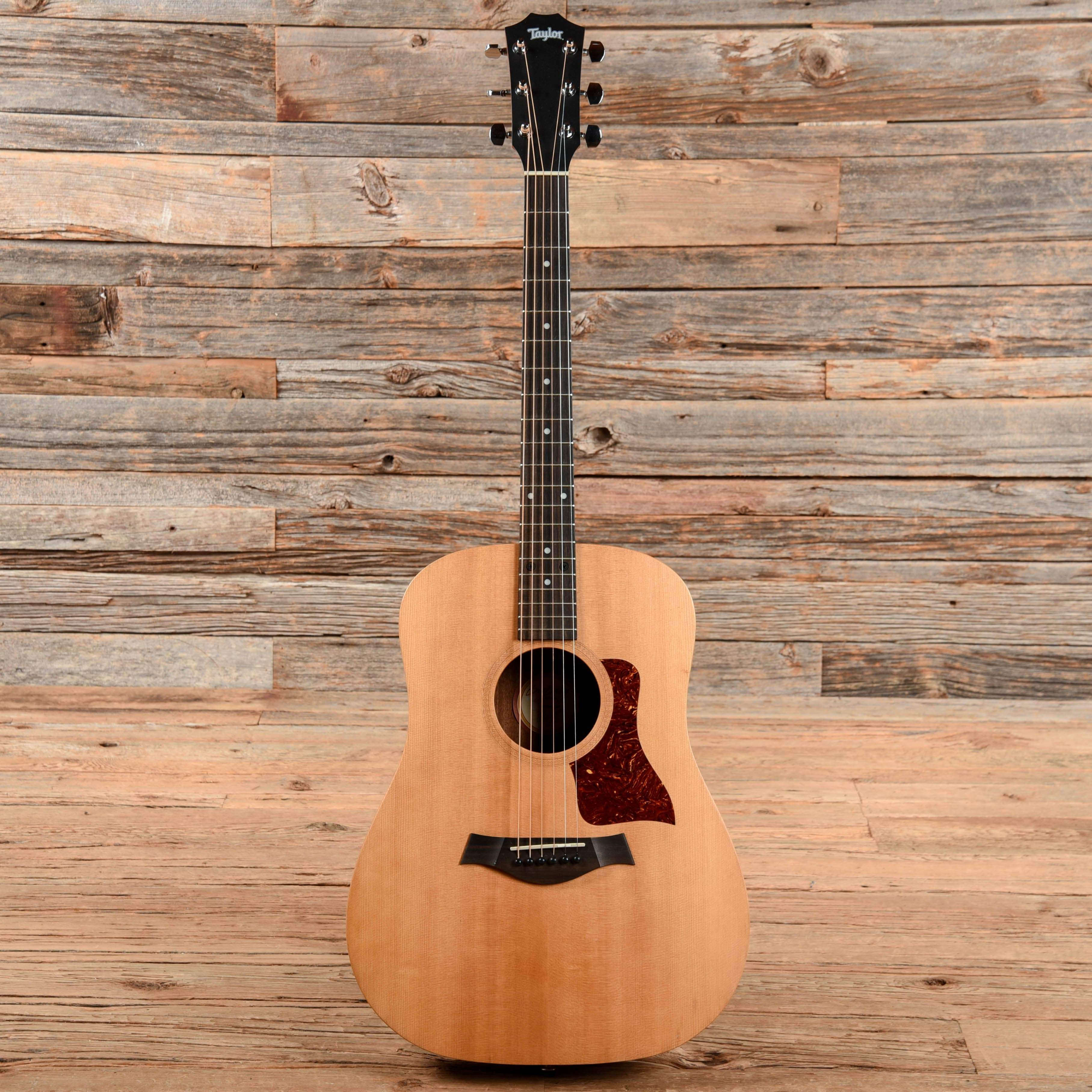 Taylor 307-GB Big Baby Natural 2002 – Chicago Music Exchange