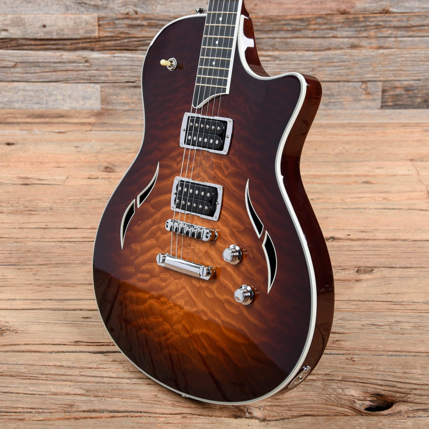 Taylor T3 Sunburst 2009 Electric Guitars / Semi-Hollow