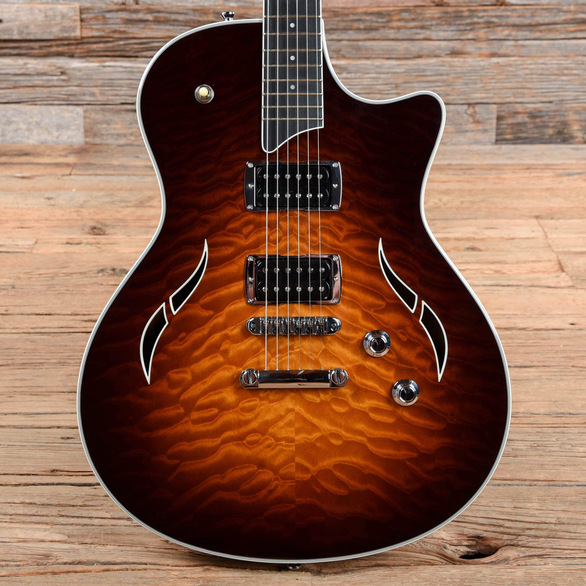 Taylor T3 Sunburst 2009 Electric Guitars / Semi-Hollow