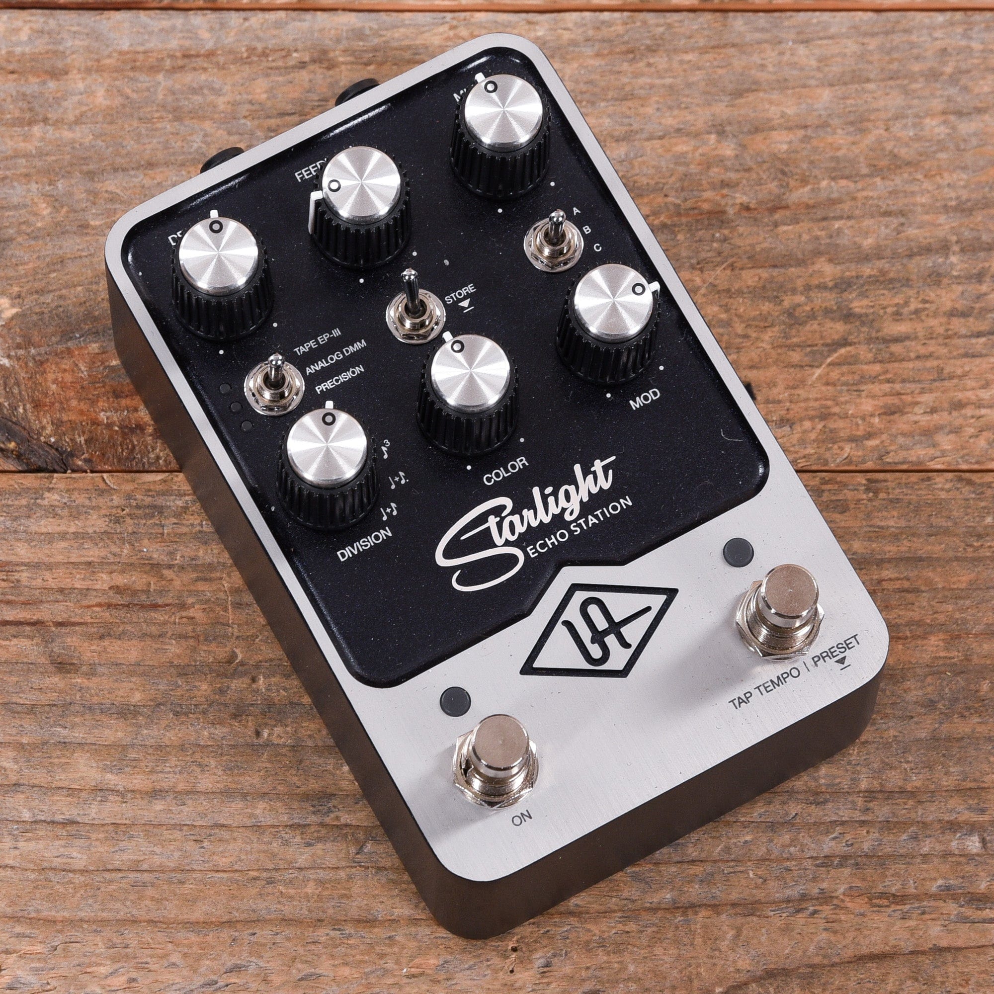 Universal Audio Starlight Echo Station Delay Effect Pedal